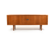 Early_RY25_Sideboard_by_Hans_J._Wegner_for_Ry_Møbler