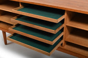 Early_RY25_Sideboard_by_Hans_J._Wegner_for_Ry_Møbler