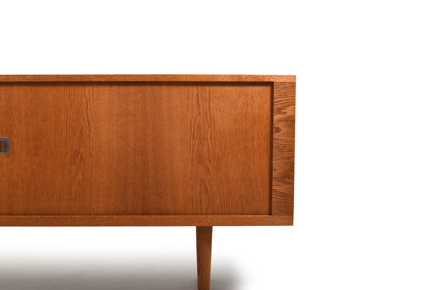 Early_RY25_Sideboard_by_Hans_J._Wegner_for_Ry_Møbler