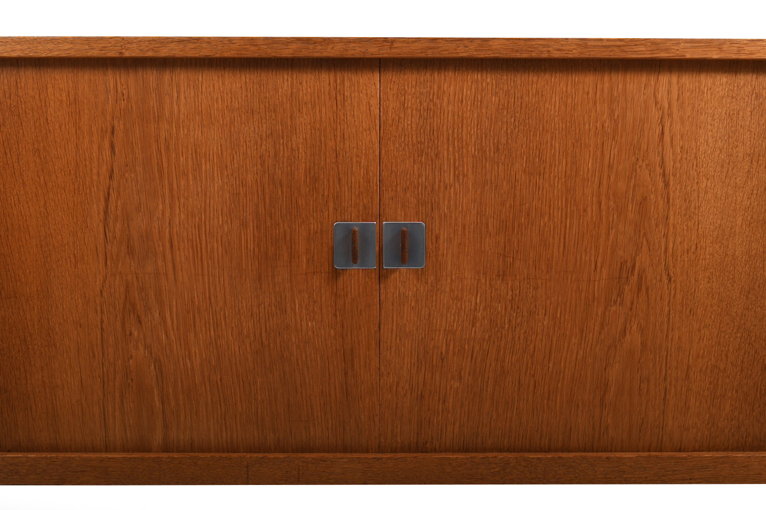 Early_RY25_Sideboard_by_Hans_J._Wegner_for_Ry_Møbler
