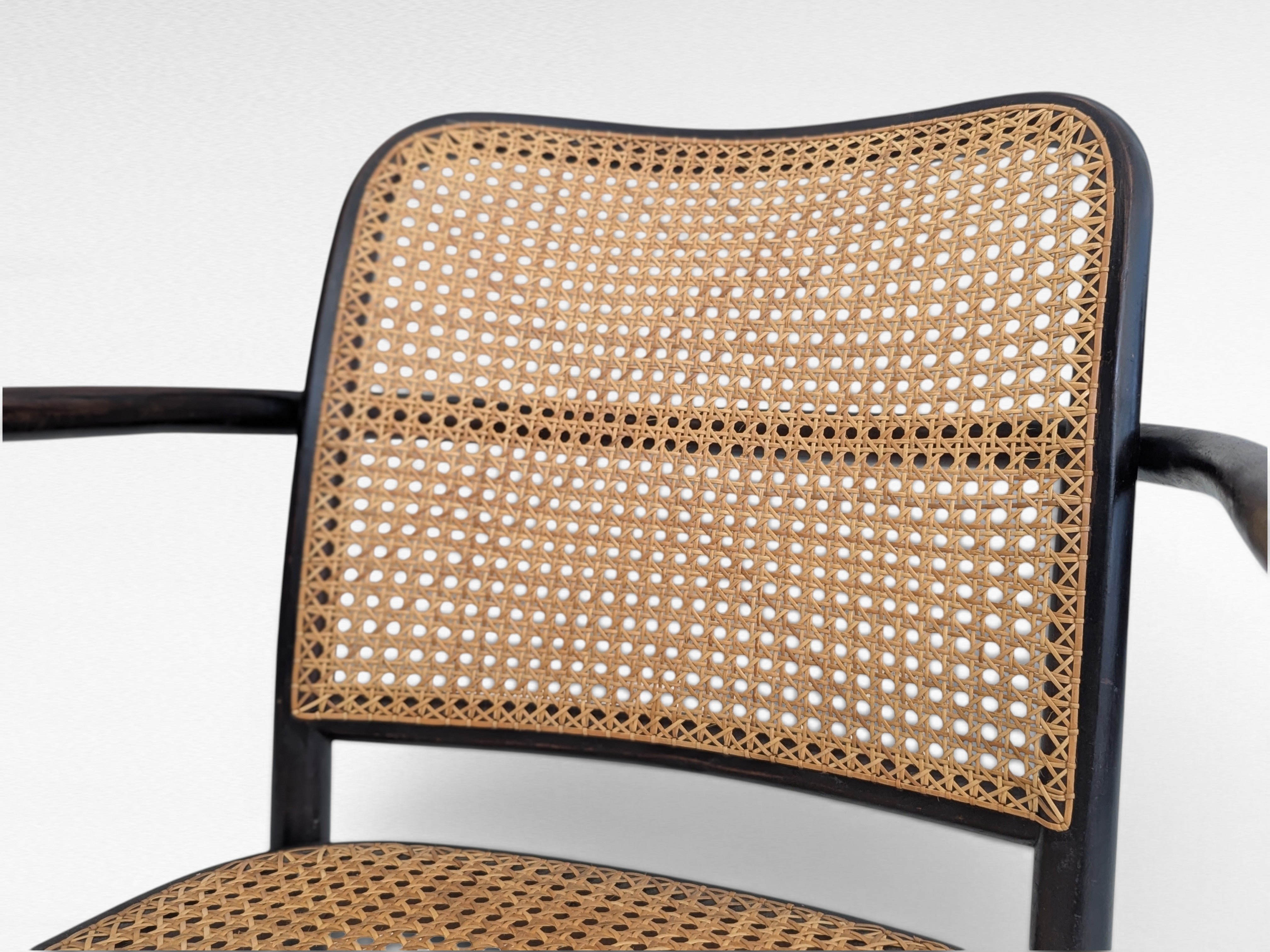 Early_Thonet_A_811/F_armchair_by_Josef_Hoffmann,_1930s