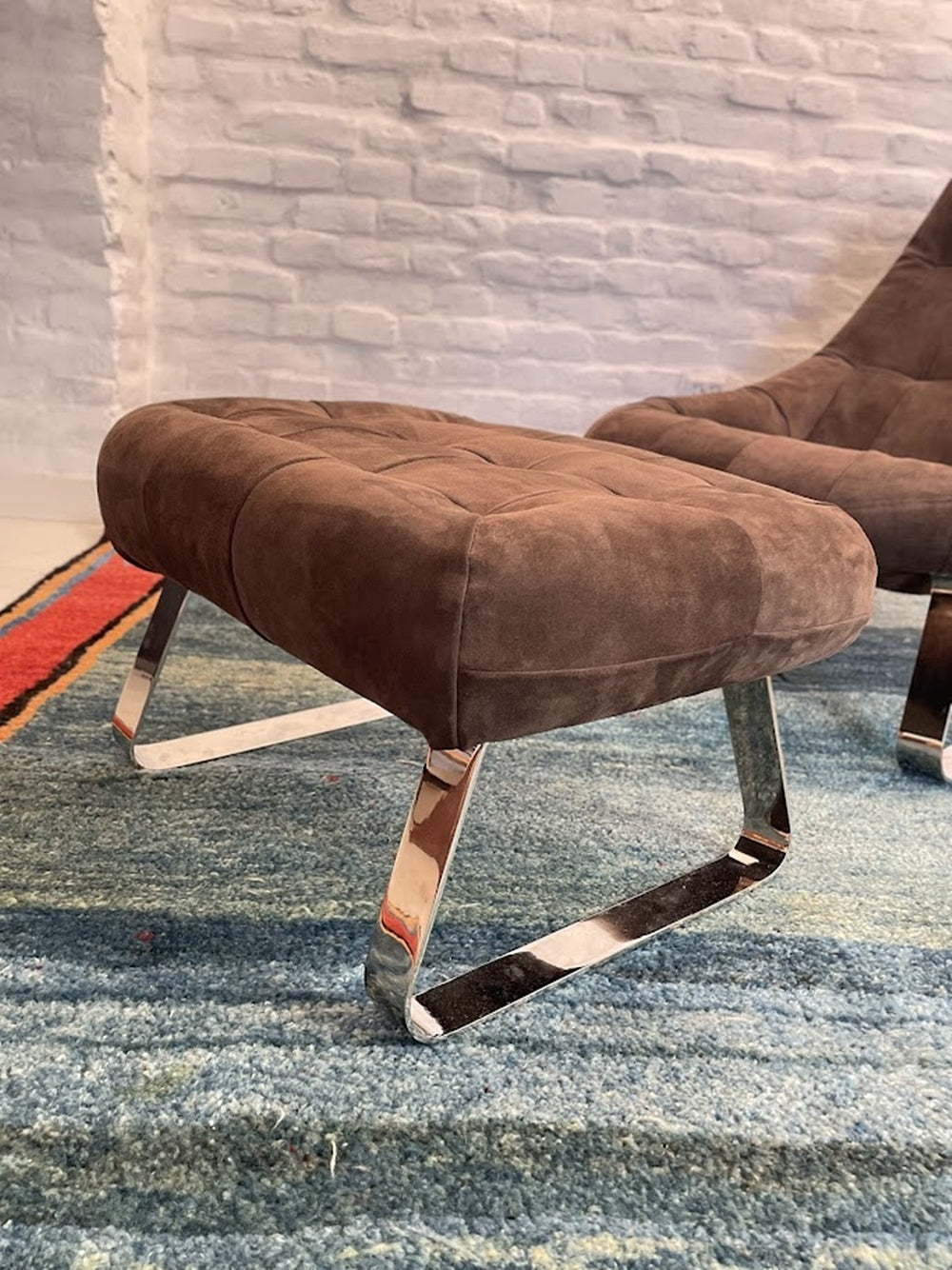 Set_of_Earth_Chair_and_Ottoman_by_Percival_Lafer,_1970s