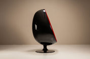 Eero_Aarnio_Egg_Pod_Chair_in_Black_and_Red,_1960s