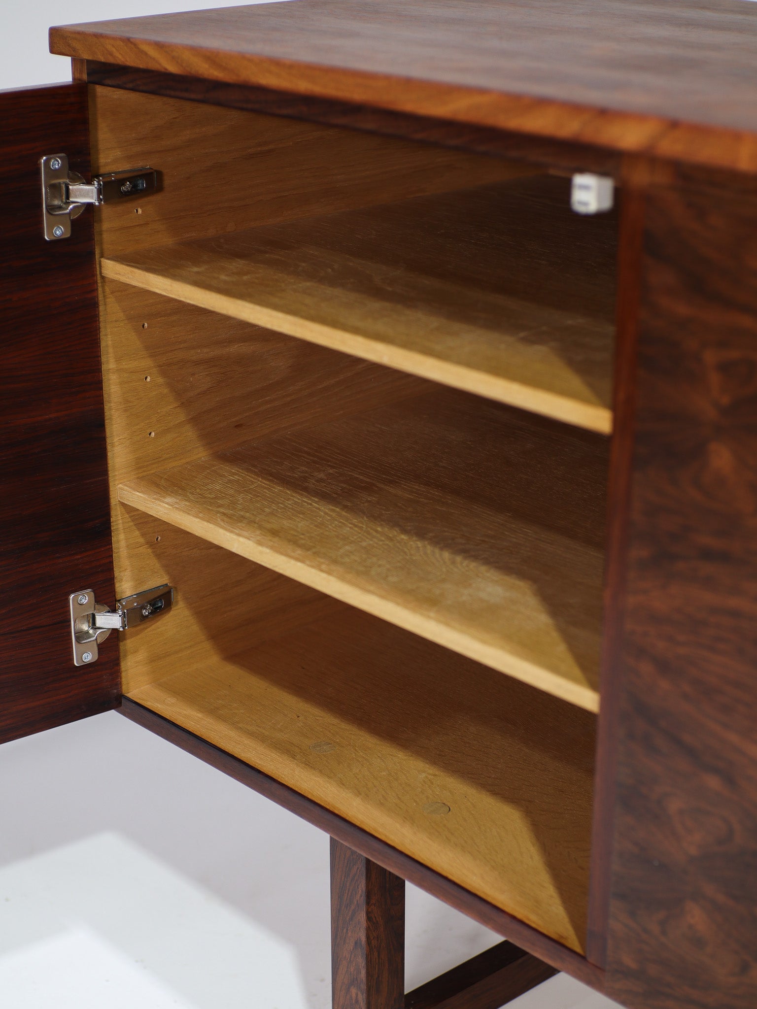 Ejgil_Petersen_sideboard_rosewood_Denmark_1960s