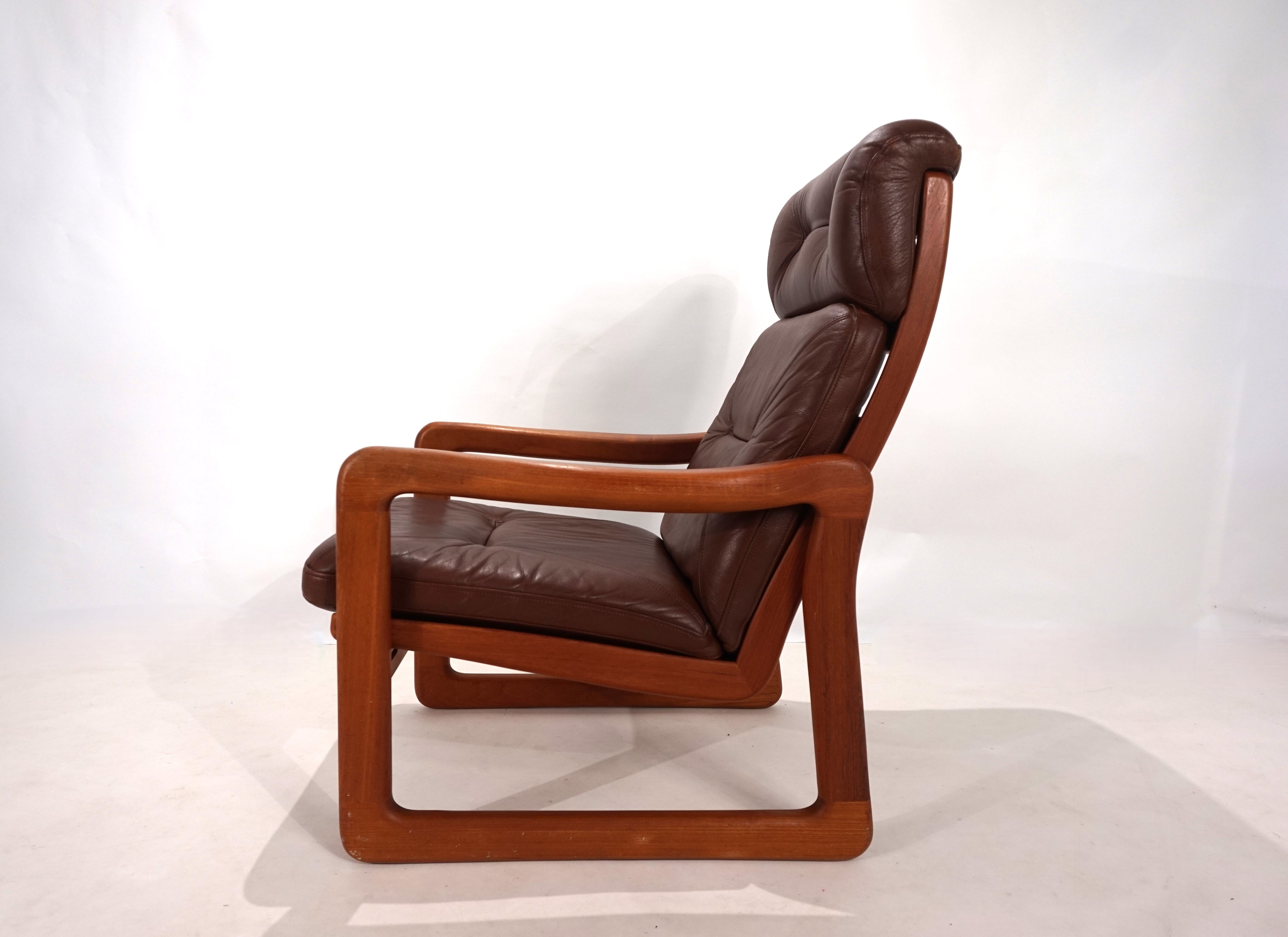 EMC_teak_leather_armchair,_1960