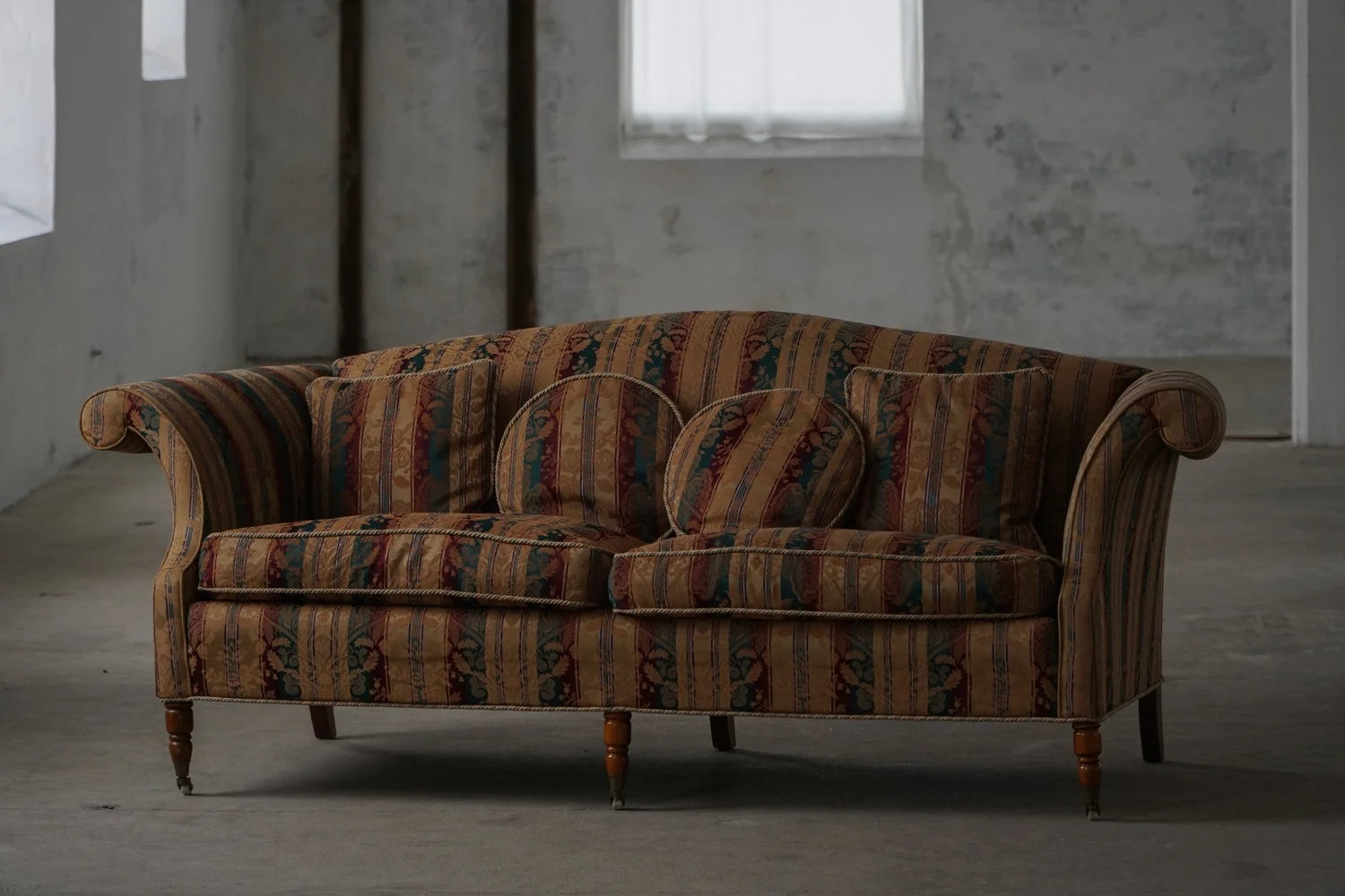 Empire_Style_Sofa_with_Cushions_and_Castors