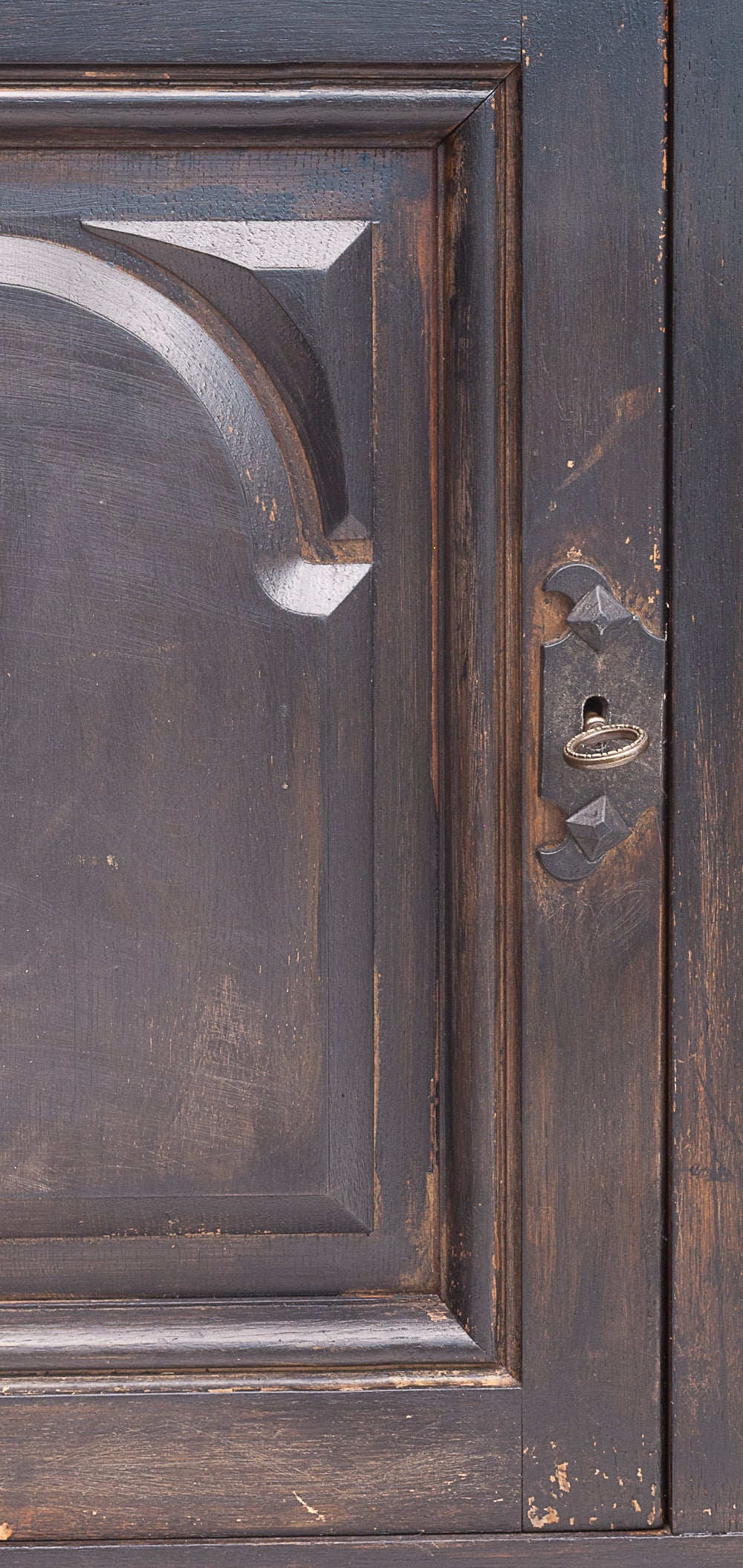 Old_sideboard_from_Late_19th_Century