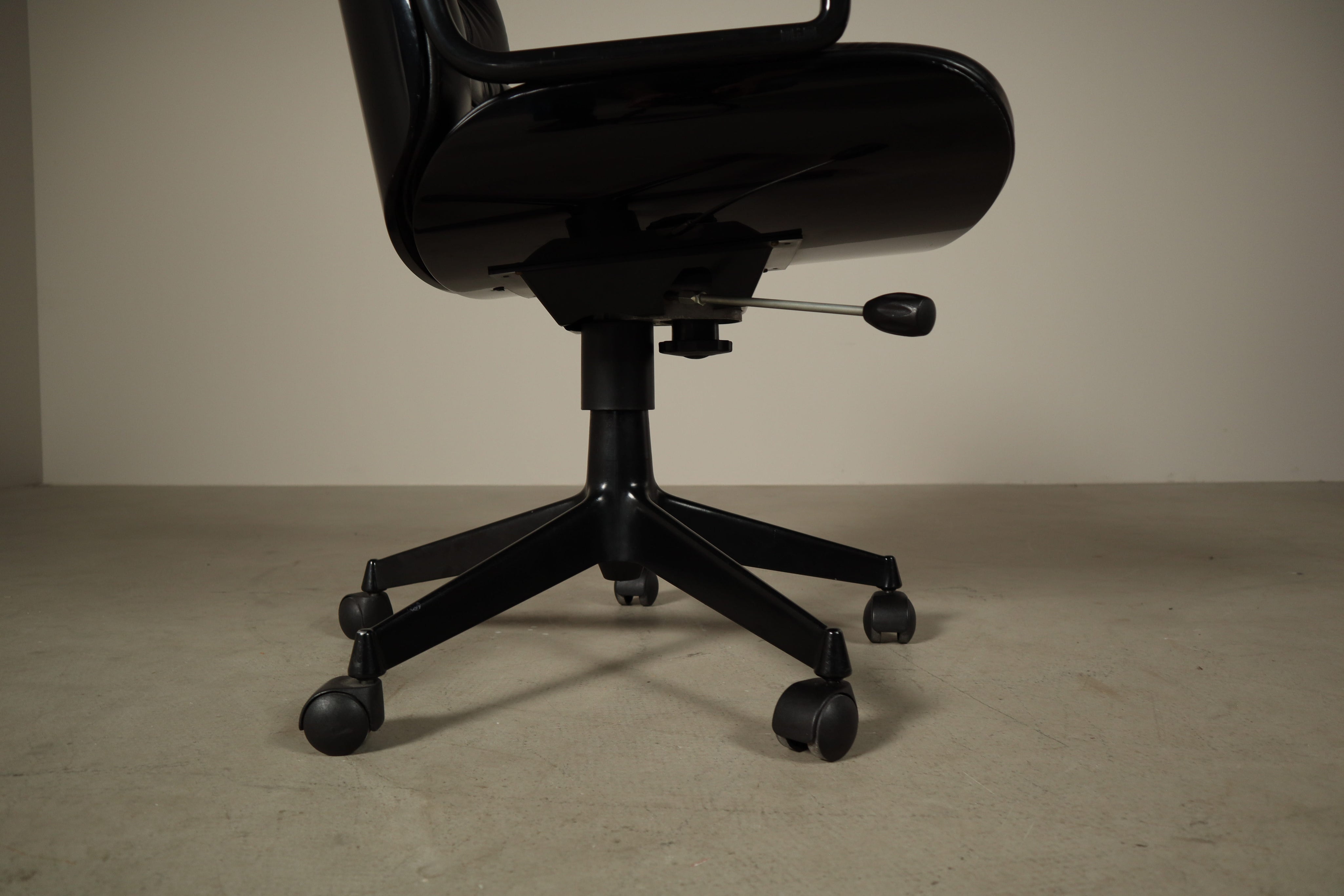 Ennio_Fazioli_Parioli_Double-Back_Executive_Office_Chair_for_MIM_Roma_in_Black_Leather,_Italy