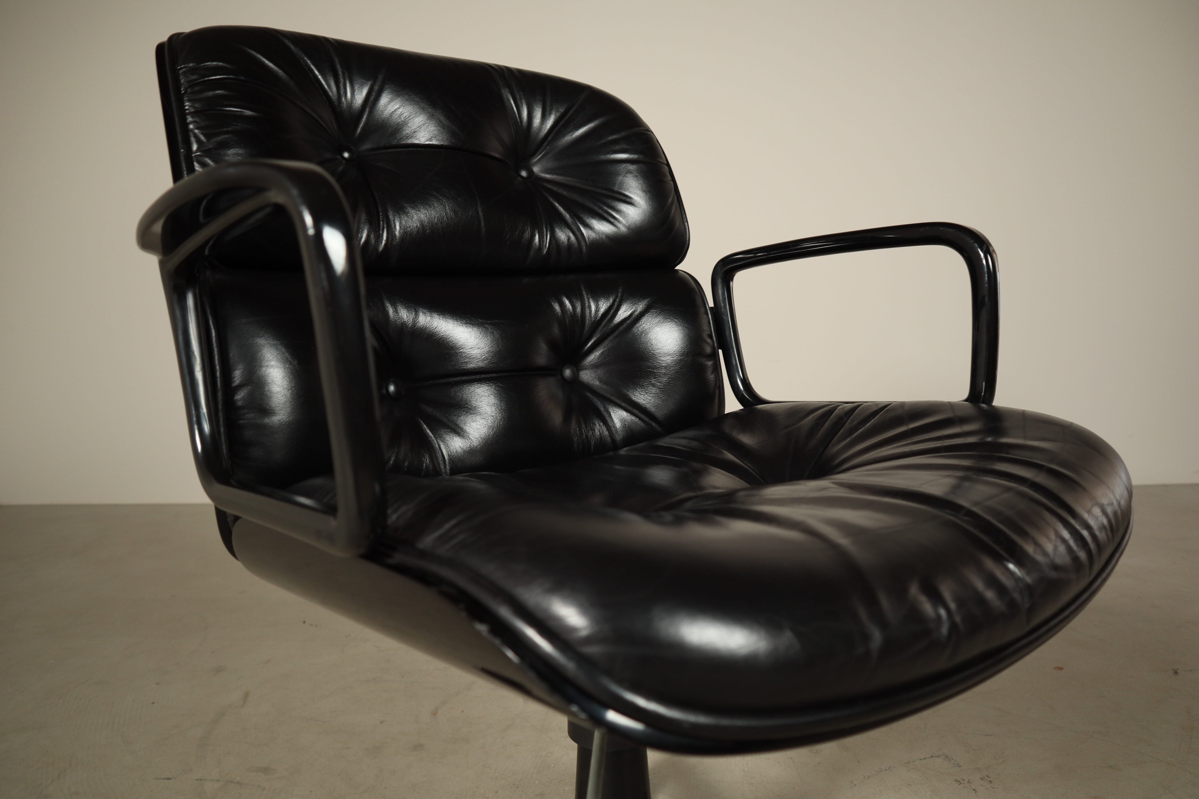 Ennio_Fazioli_Parioli_Double-Back_Executive_Office_Chair_for_MIM_Roma_in_Black_Leather,_Italy