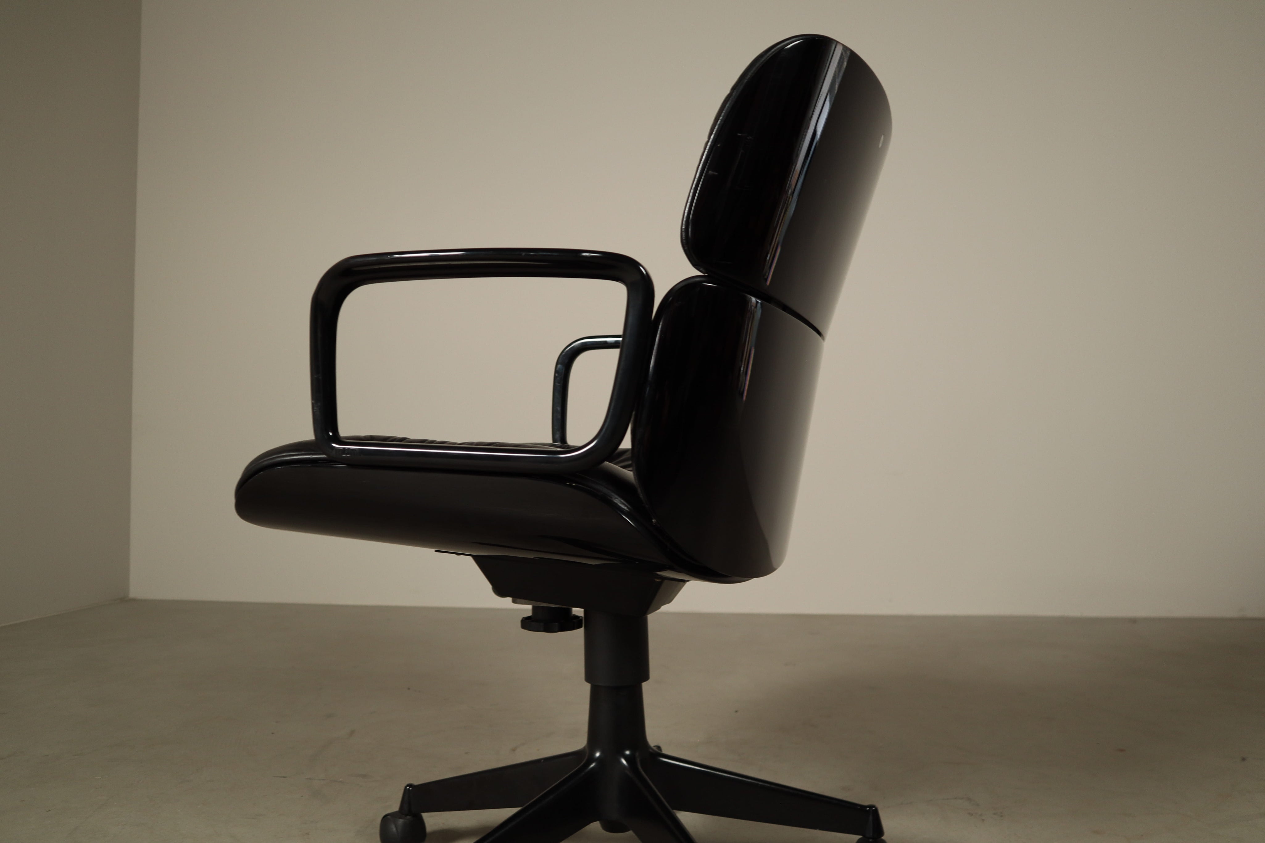 Ennio_Fazioli_Parioli_Double-Back_Executive_Office_Chair_for_MIM_Roma_in_Black_Leather,_Italy
