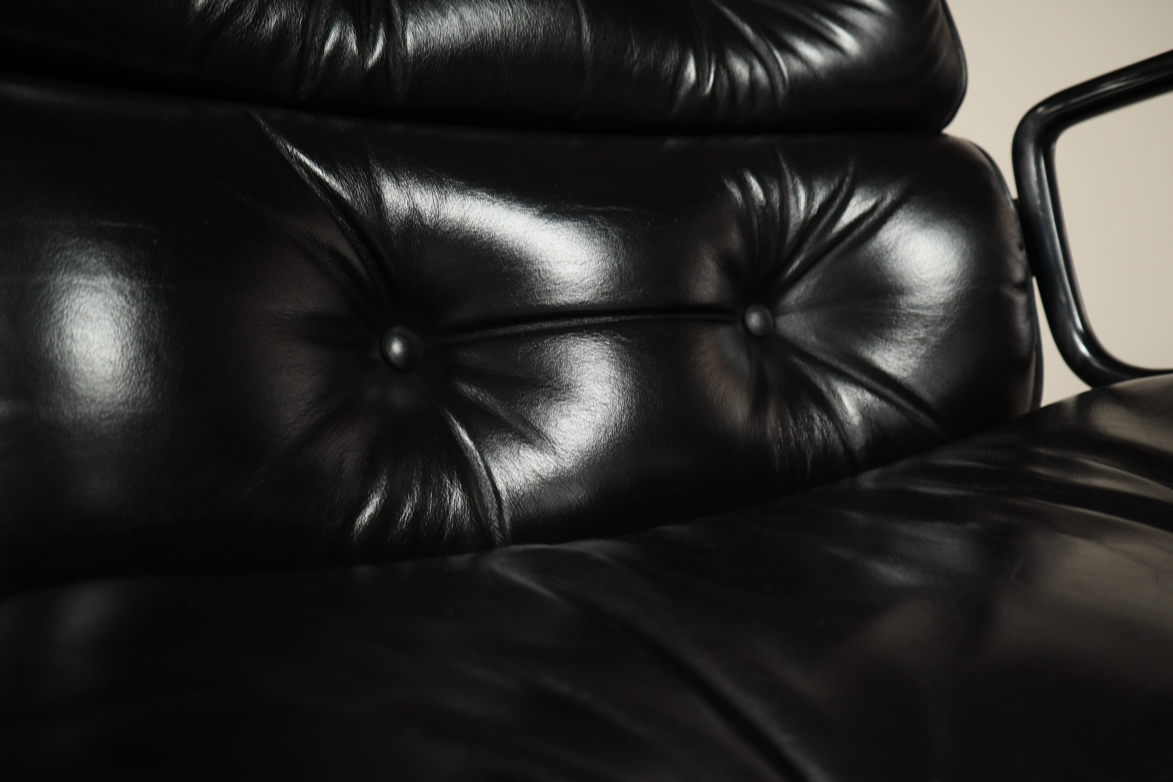 Ennio_Fazioli_Parioli_Double-Back_Executive_Office_Chair_for_MIM_Roma_in_Black_Leather,_Italy