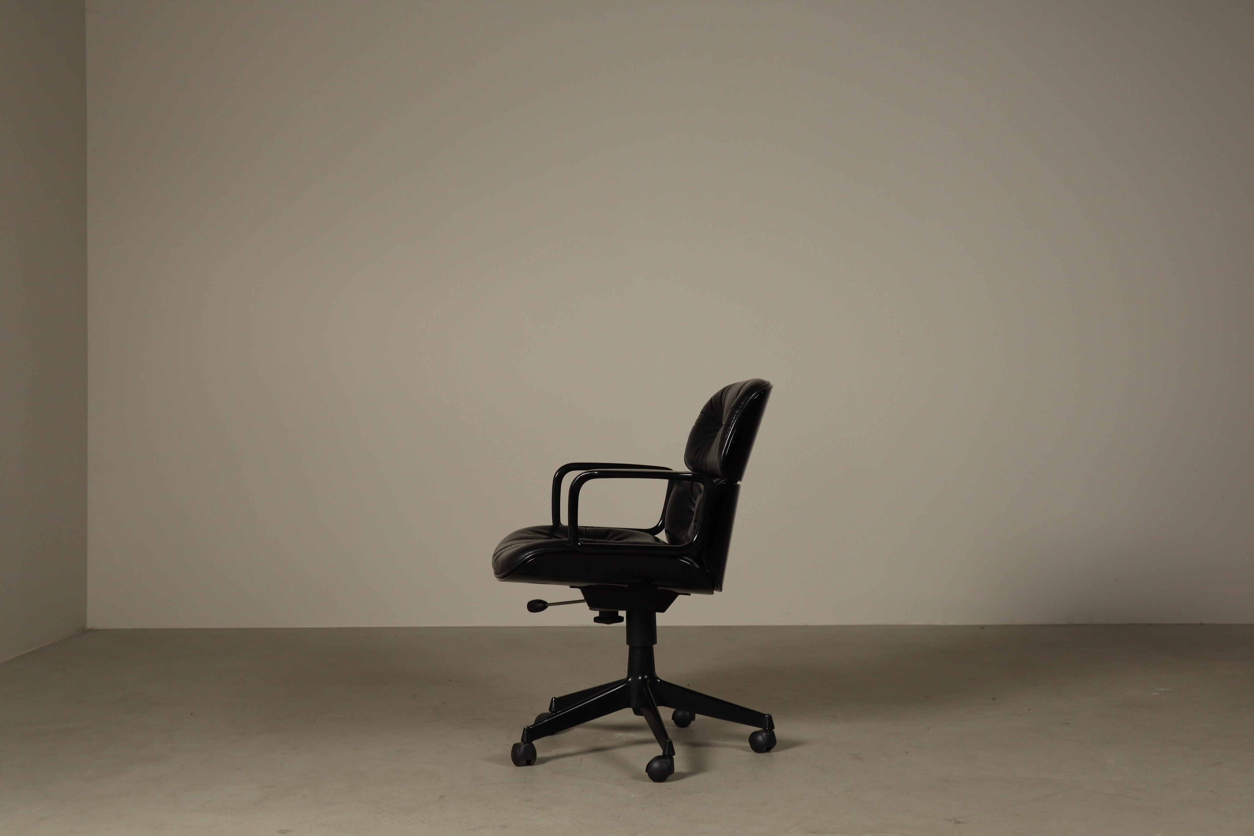 Ennio_Fazioli_Parioli_Double-Back_Executive_Office_Chair_for_MIM_Roma_in_Black_Leather,_Italy