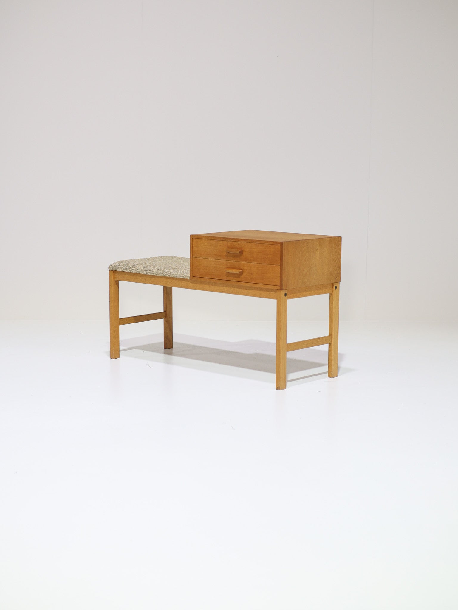 Entrance_bench_chest_of_drawers_Swedish_vintage_oak