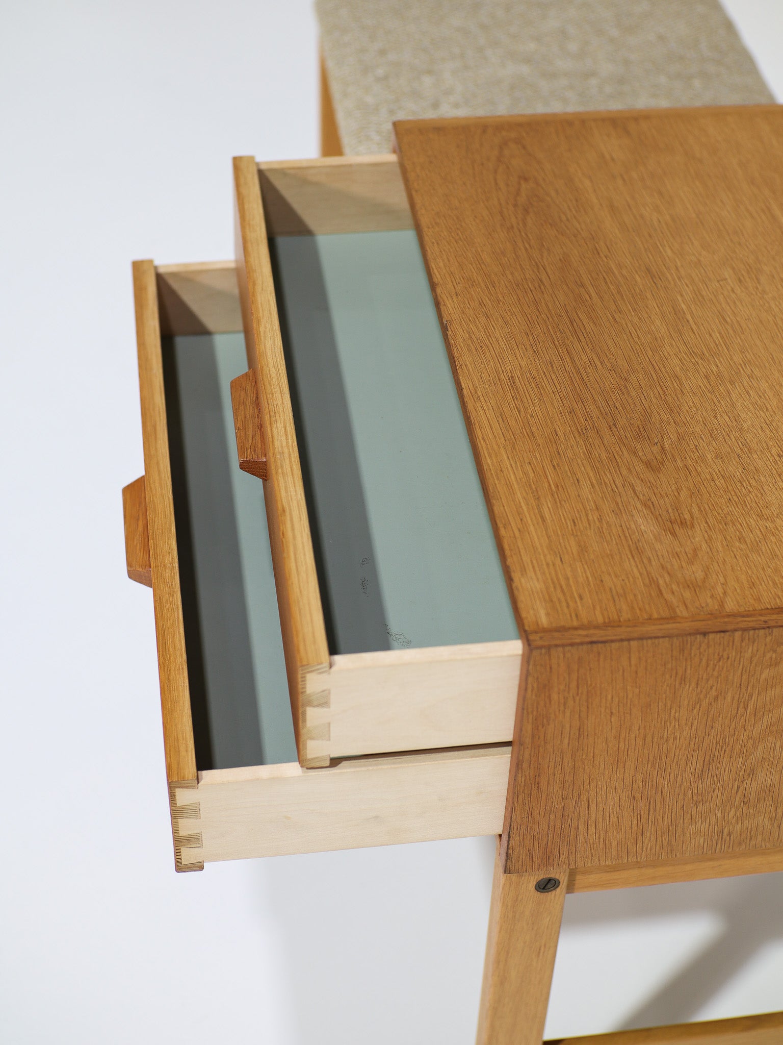 Entrance_bench_chest_of_drawers_Swedish_vintage_oak