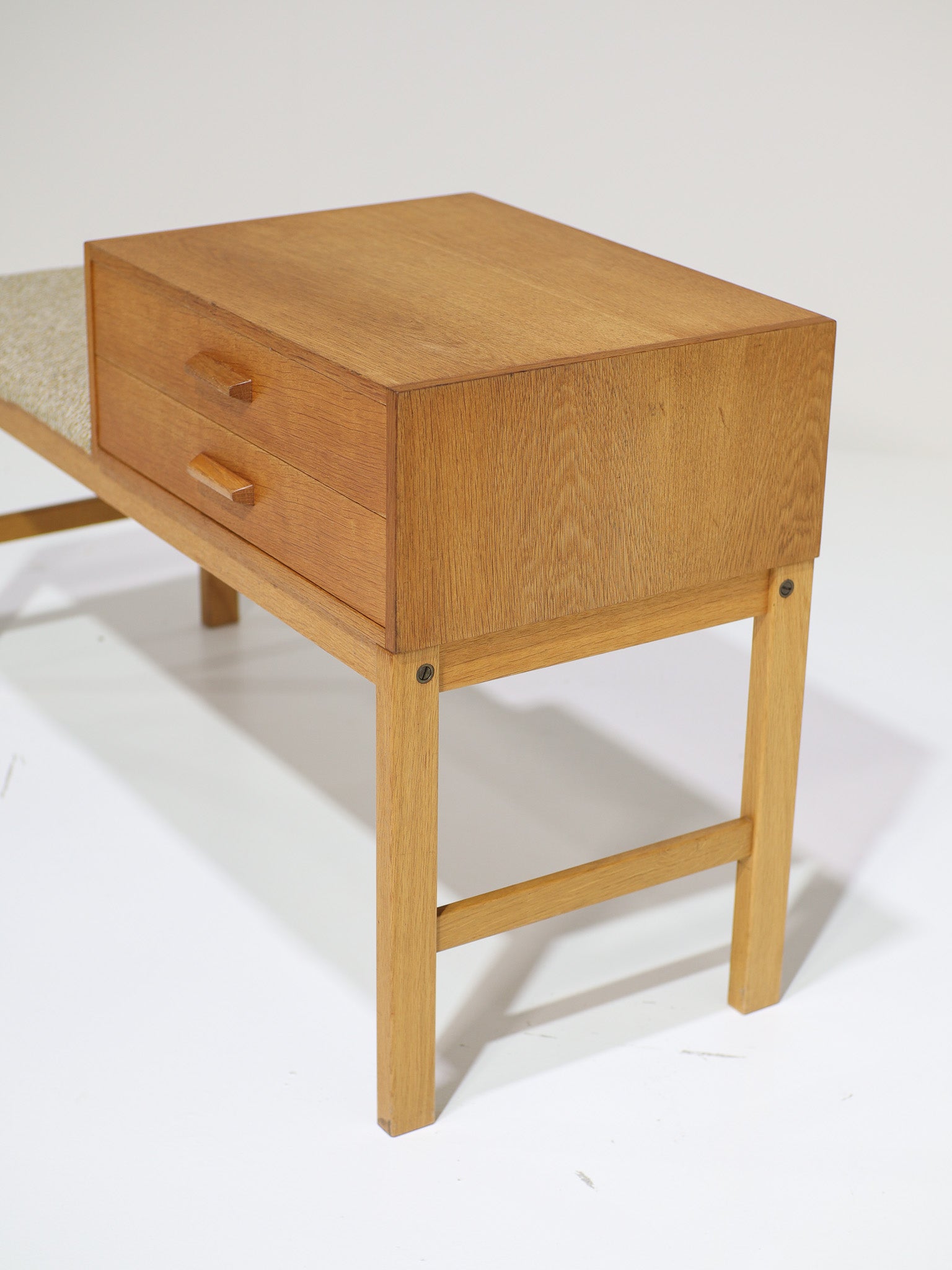 Entrance_bench_chest_of_drawers_Swedish_vintage_oak