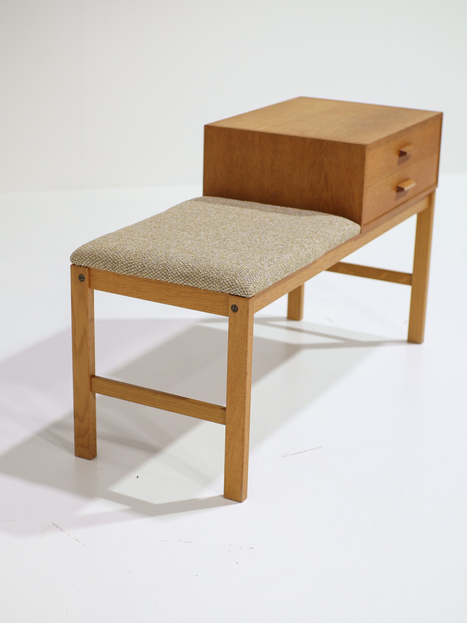 Entrance_bench_chest_of_drawers_Swedish_vintage_oak