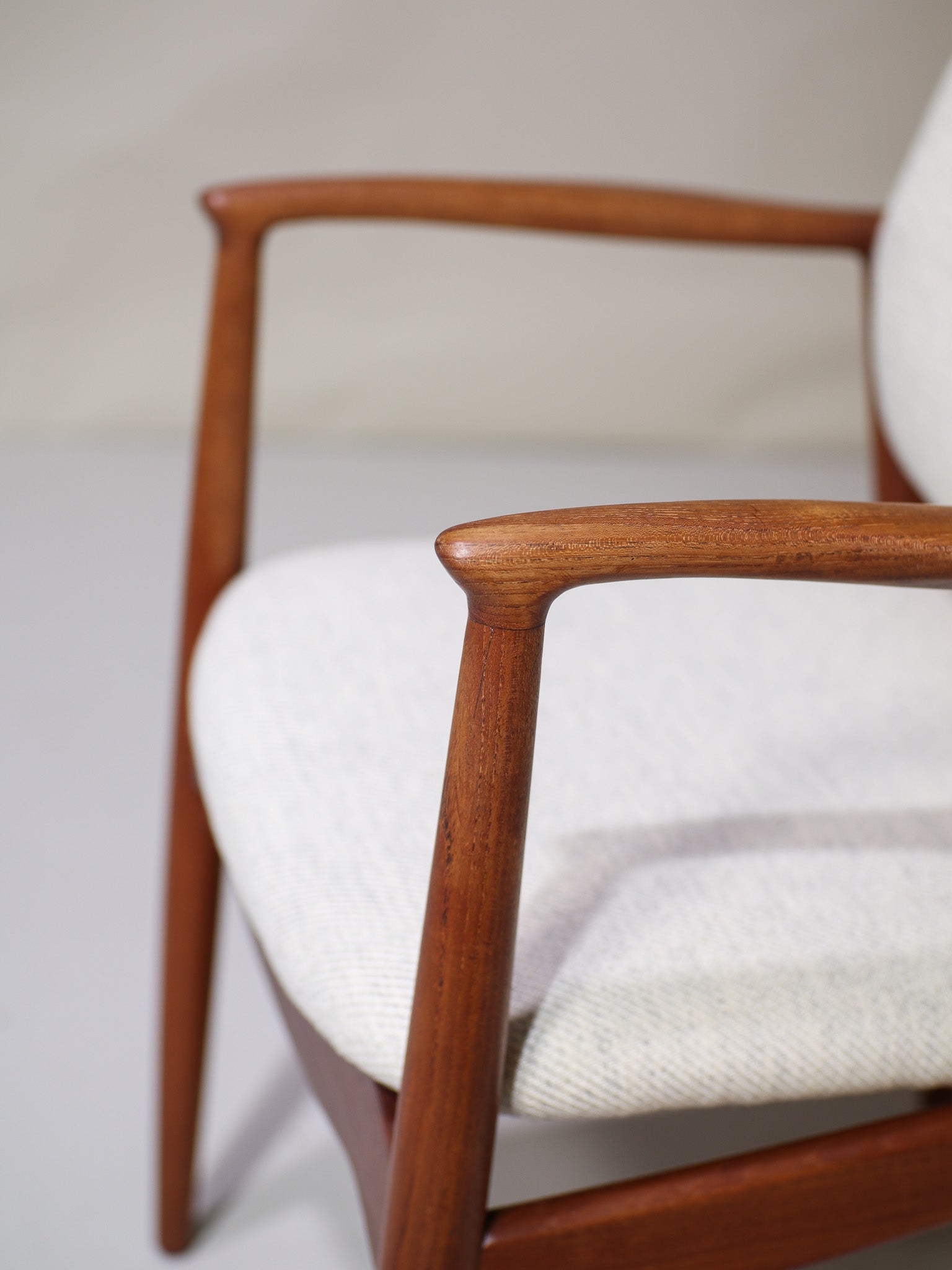 Erik_Buch_67_armchair_Captains_Chair_Danish_vintage