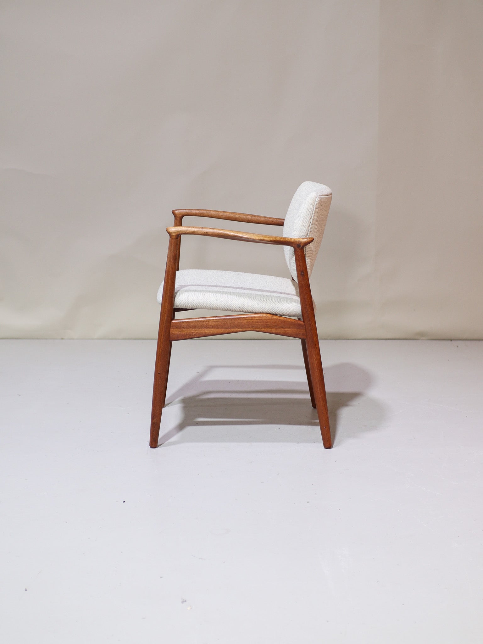Erik_Buch_67_armchair_Captains_Chair_Danish_vintage