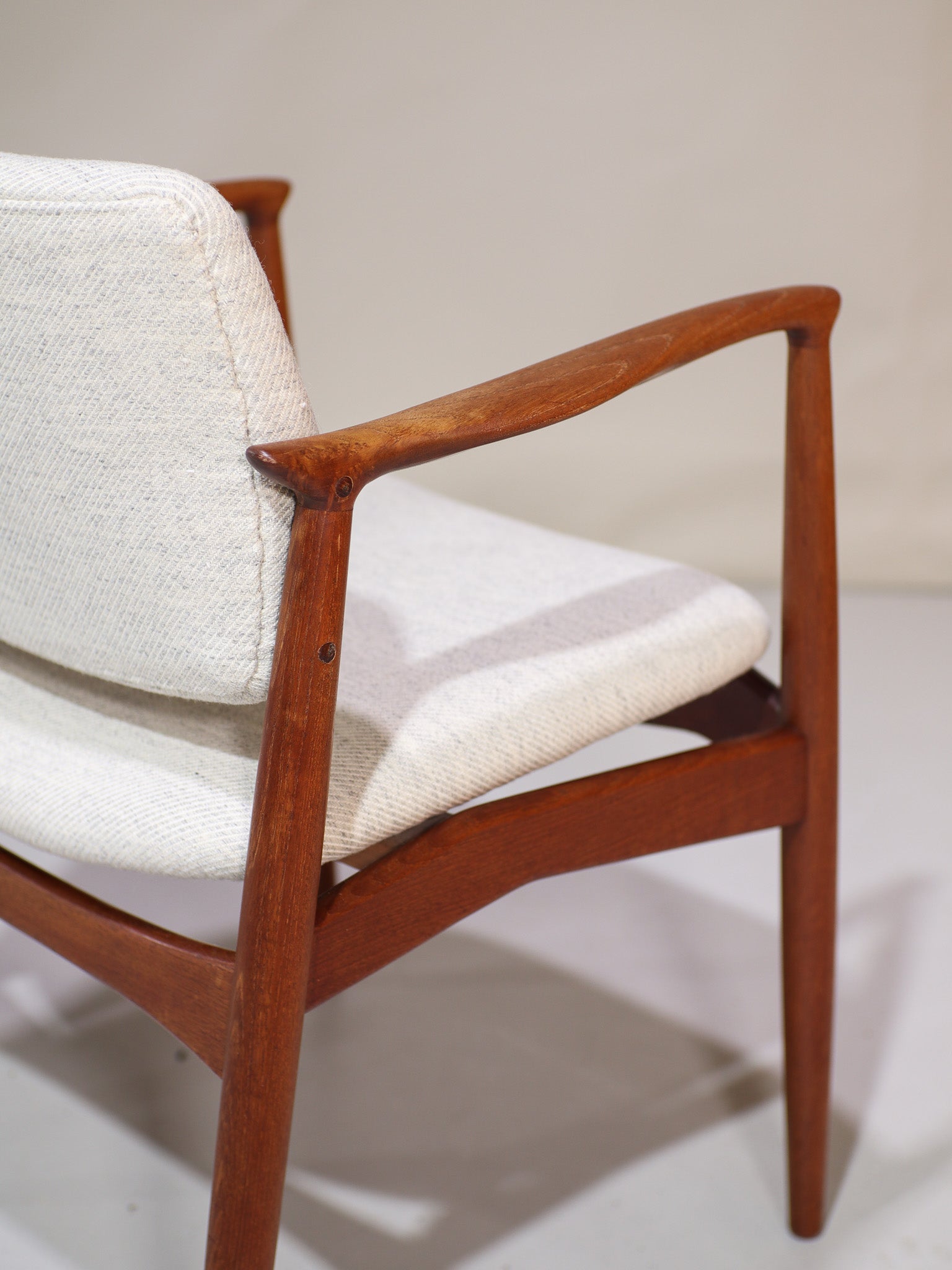 Erik_Buch_67_armchair_Captains_Chair_Danish_vintage