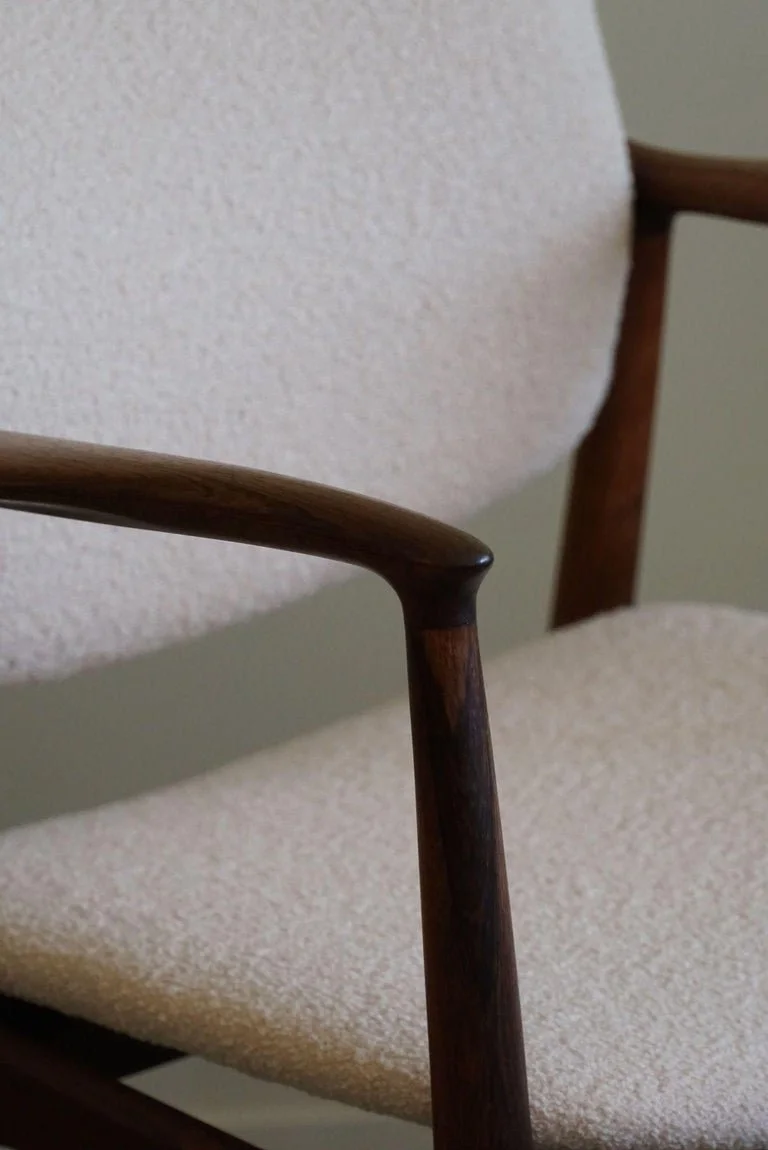 Erik_Buch,_Armchair_in_Rosewood_&_Bouclé,_Captains_Chair,_Ørum_Møbelfabrik,_1960