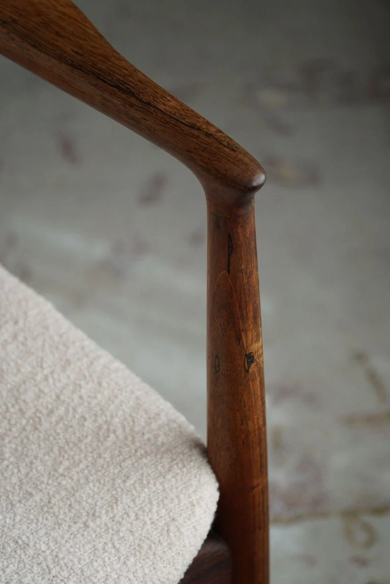 Erik_Buch,_Armchair_in_Rosewood_&_Bouclé,_Captains_Chair,_Ørum_Møbelfabrik,_1960