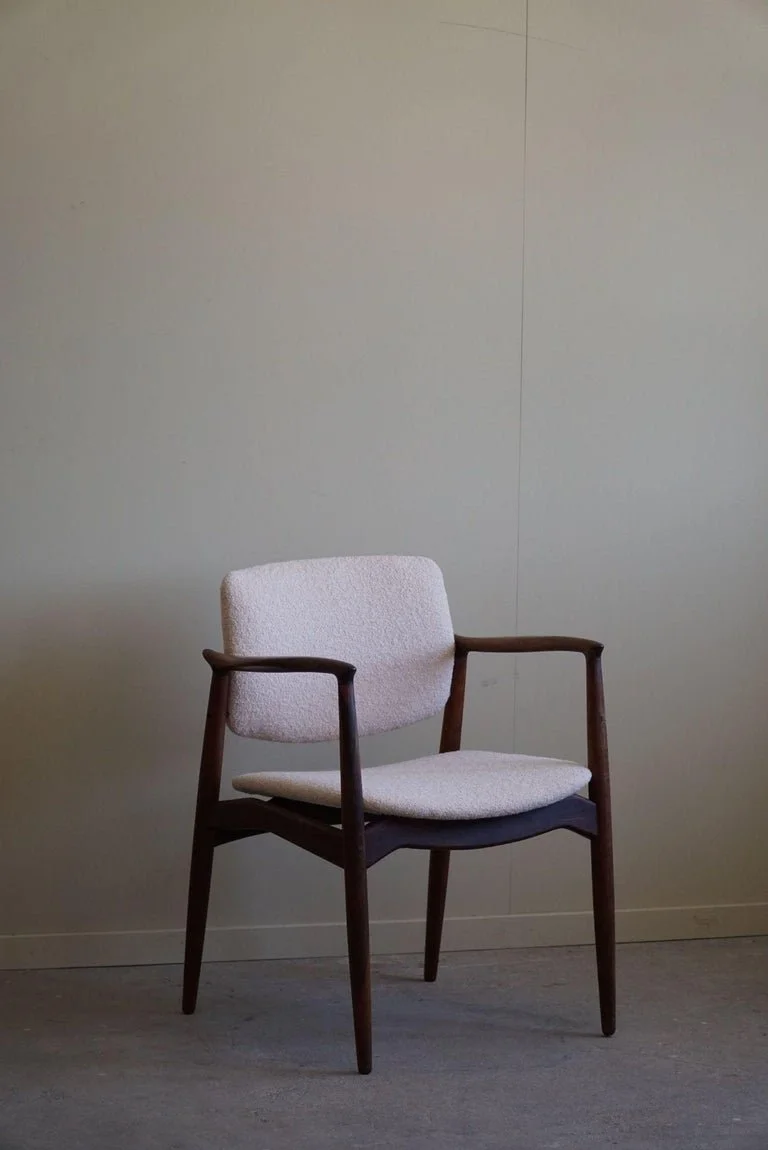 Erik_Buch,_Armchair_in_Rosewood_&_Bouclé,_Captains_Chair,_Ørum_Møbelfabrik,_1960