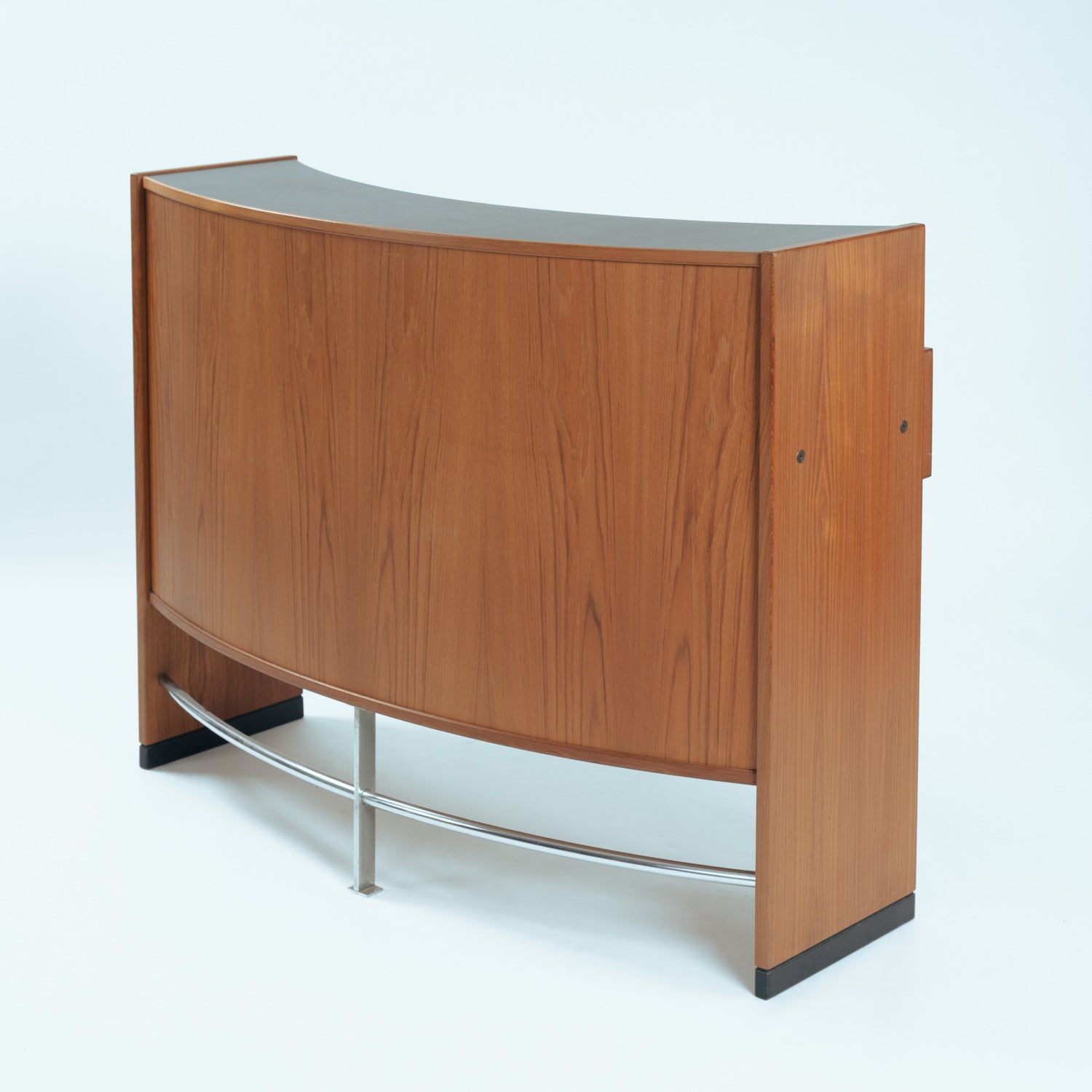 Erik_Buch_boomerang_dry_bar_cabinet_in_teak_for_Dyrlund,_1960s