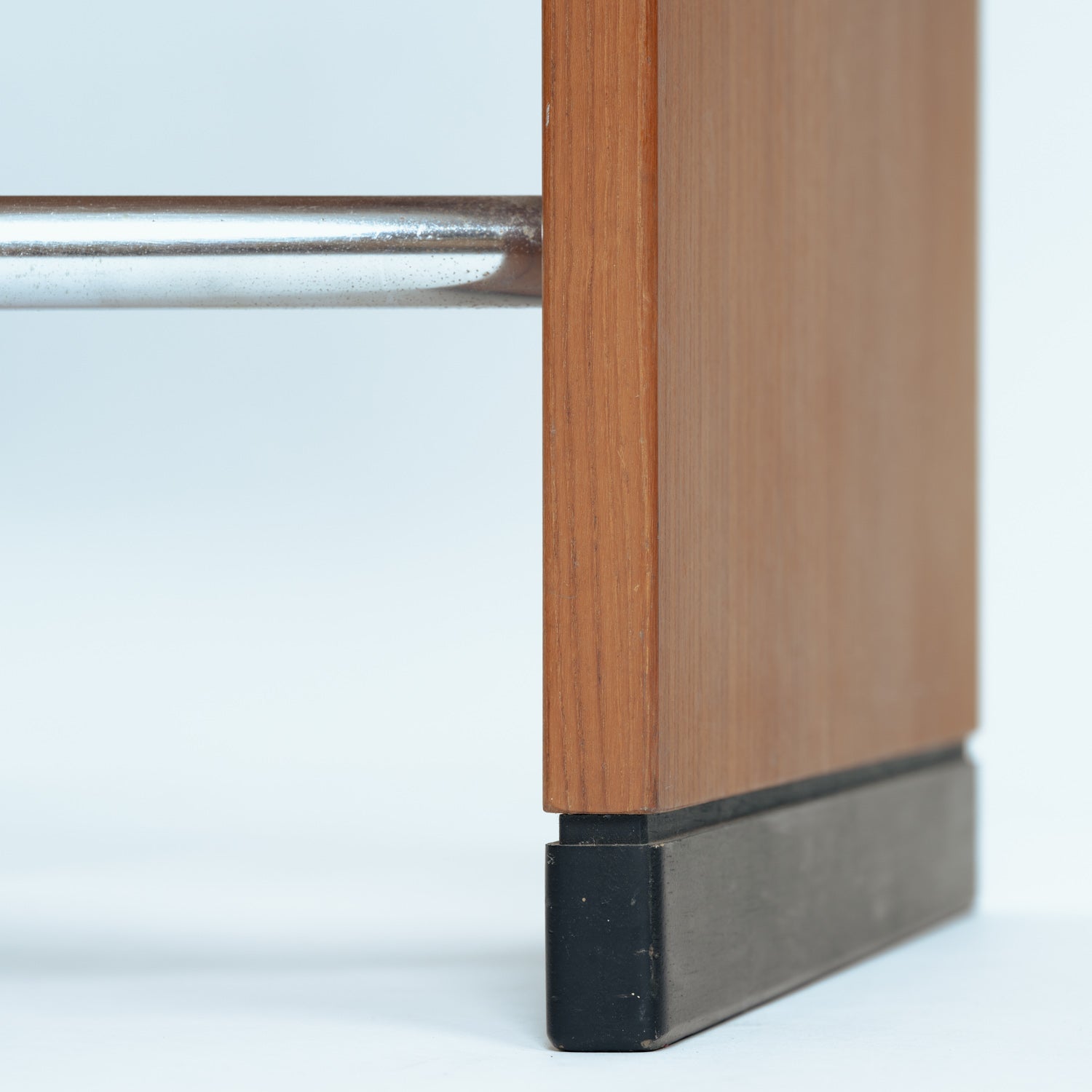 Erik_Buch_boomerang_dry_bar_cabinet_in_teak_for_Dyrlund,_1960s