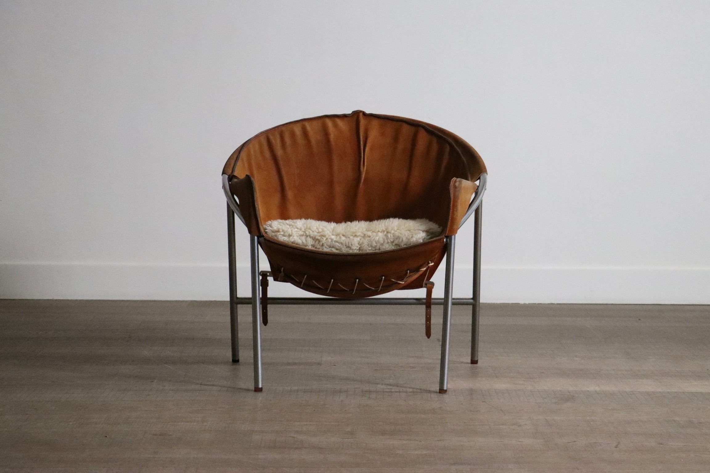 Erik_Ole_Jørgensen_for_Bovirke_Easy_Chair_in_Cognac_Suede_and_Metal,_Denmark,_1953