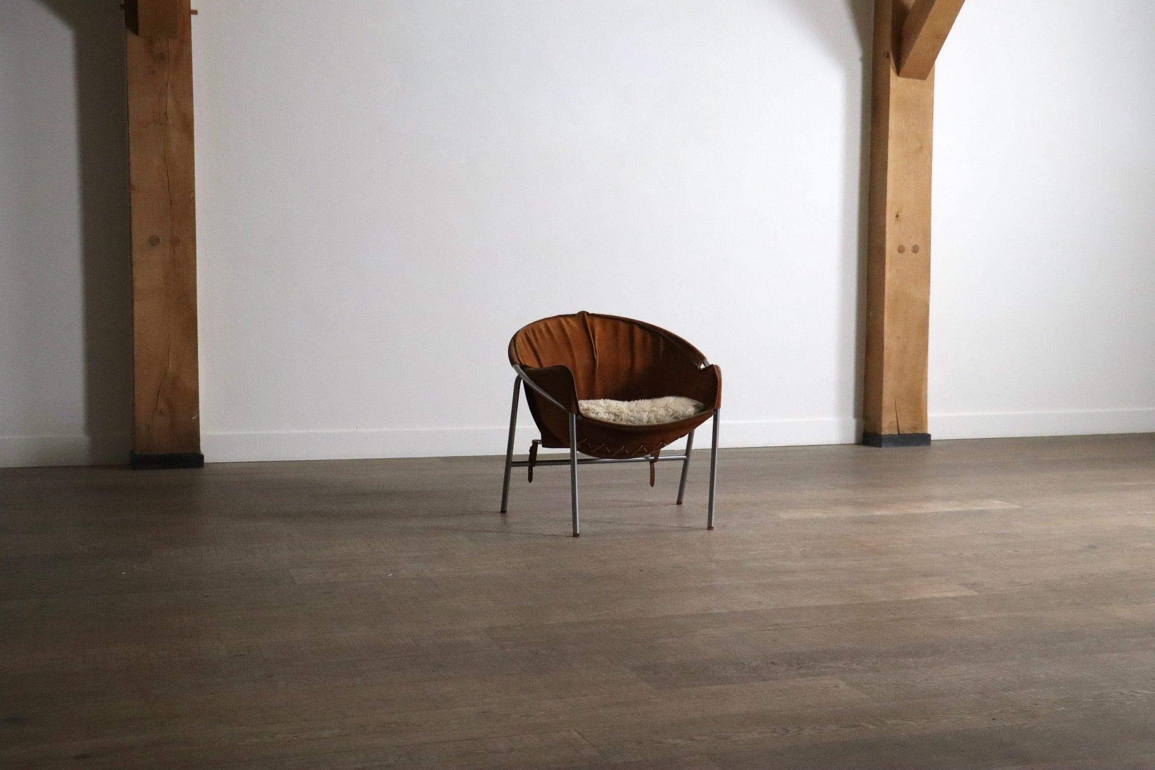 Erik_Ole_Jørgensen_for_Bovirke_Easy_Chair_in_Cognac_Suede_and_Metal,_Denmark,_1953