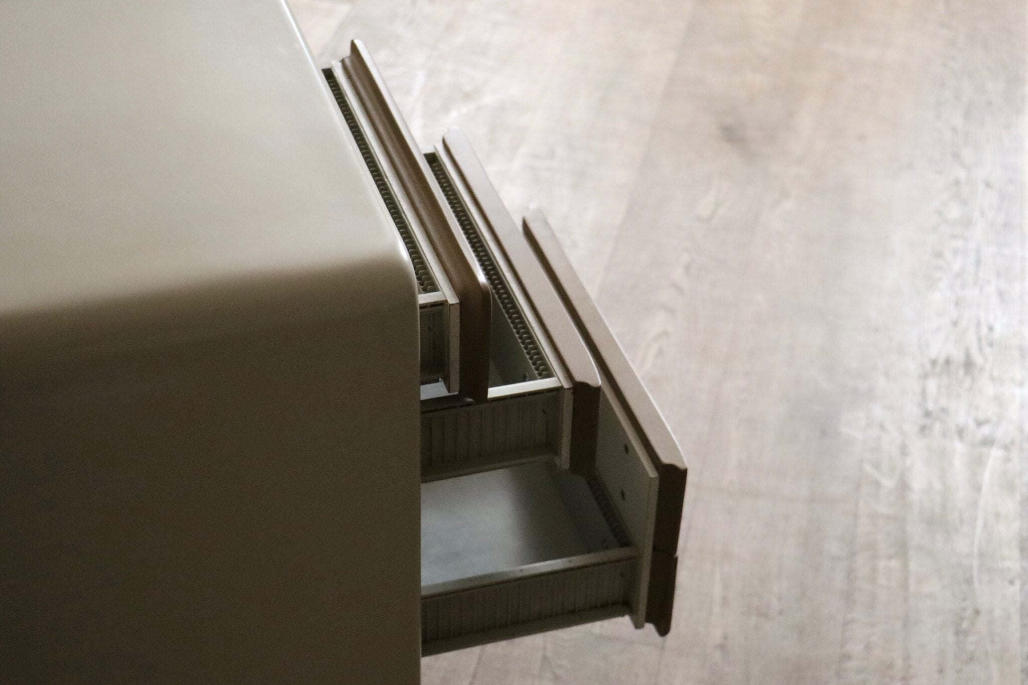 Ernest_Igl_for_Wilhelm_werndl_Directors_desk,_Germany_1970s