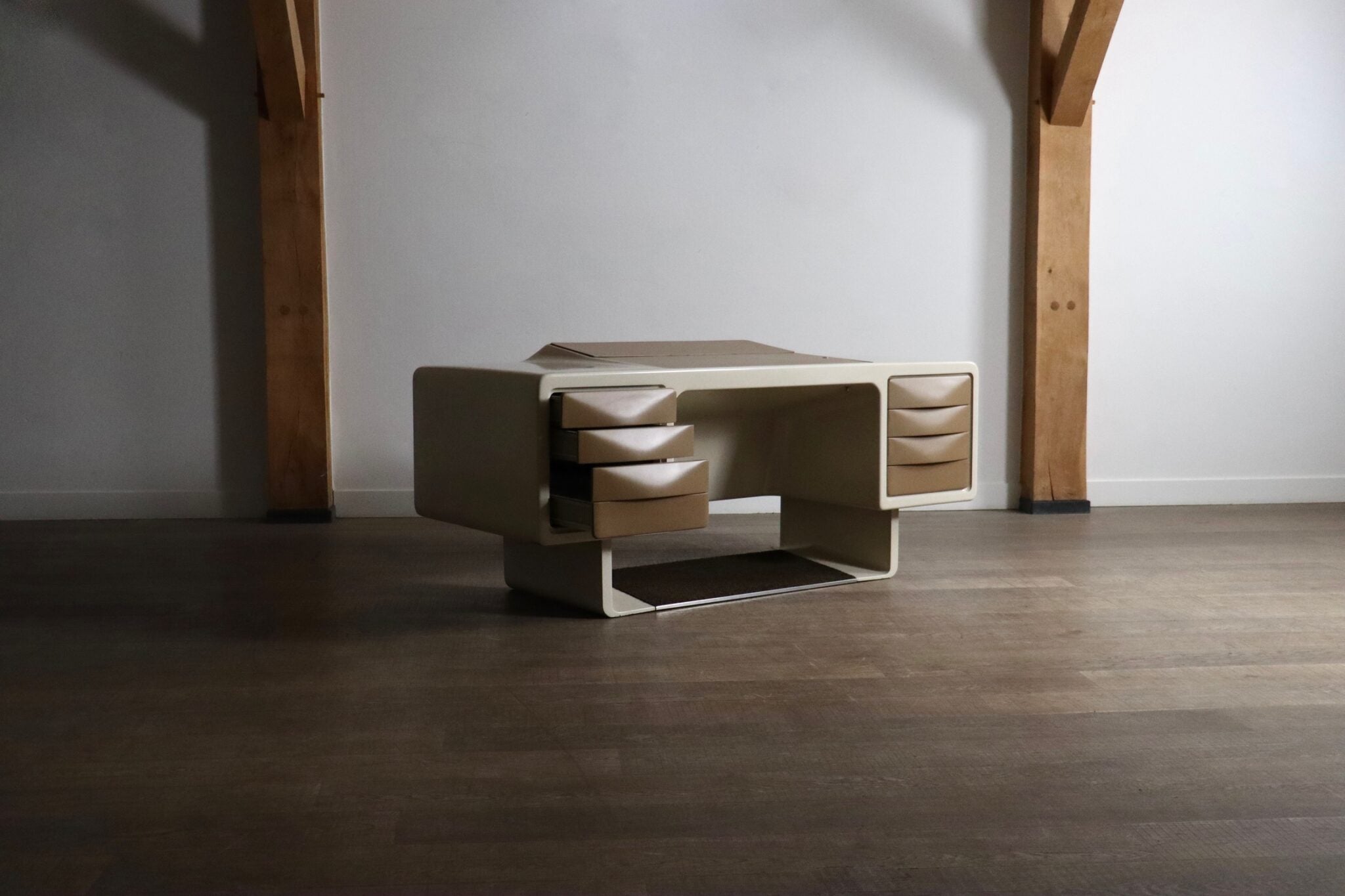 Ernest_Igl_for_Wilhelm_werndl_Directors_desk,_Germany_1970s