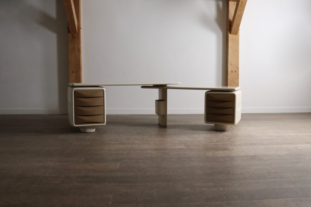 Ernest_Igl_“Jet”_Corner_Desk_for_Wilhelm_Werndl,_1970s,_Austria