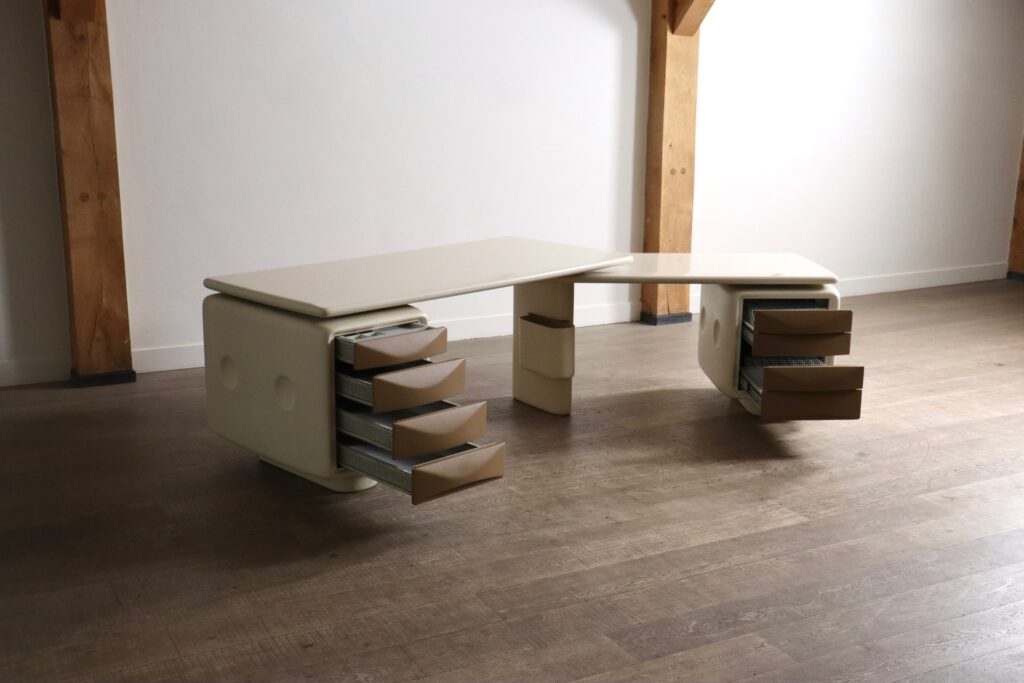 Ernest_Igl_“Jet”_Corner_Desk_for_Wilhelm_Werndl,_1970s,_Austria