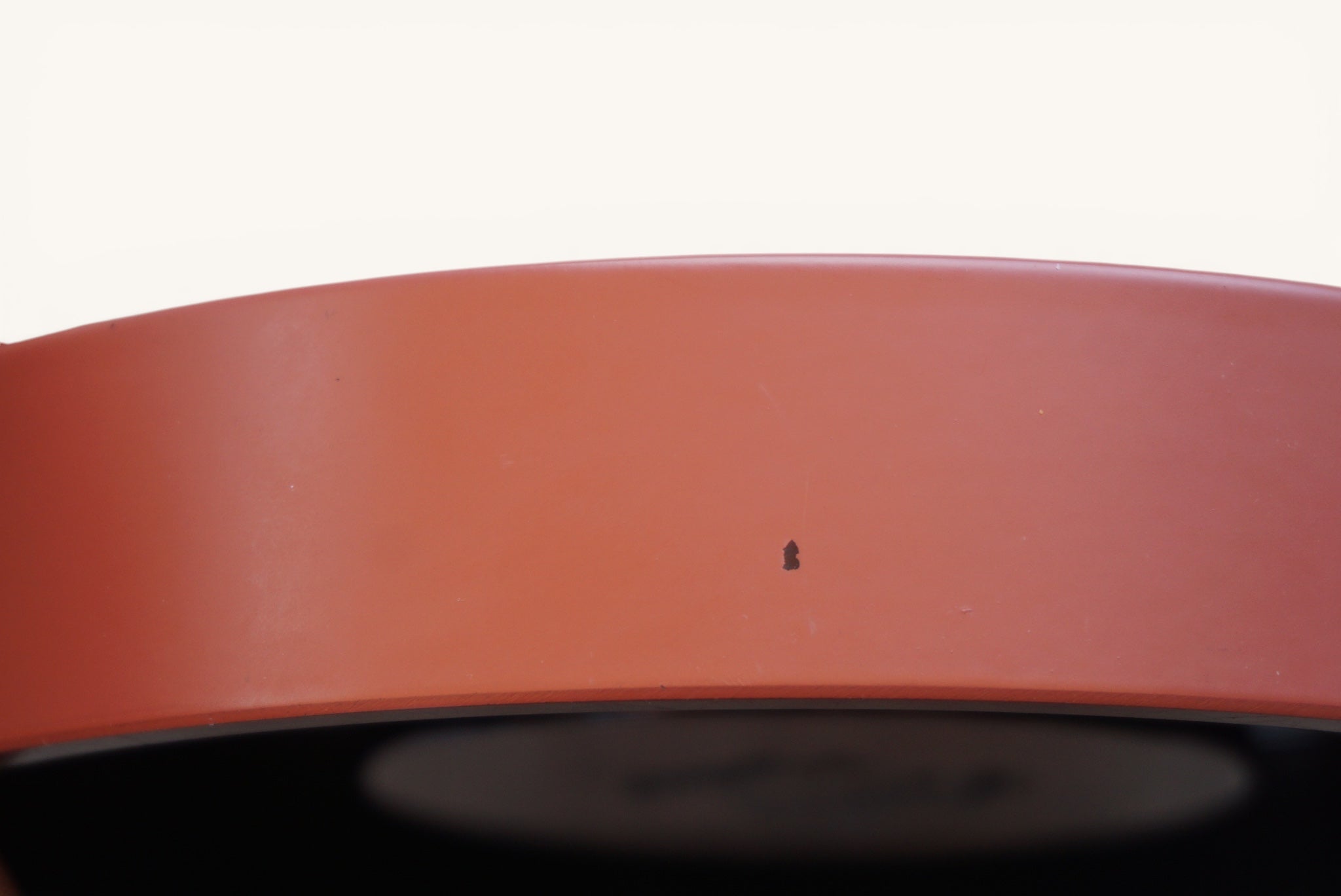 Red_Lacquer_Pedestal_Bowl_by_Ettore_Sottsass_for_Marutomi,_Japan,_1980s