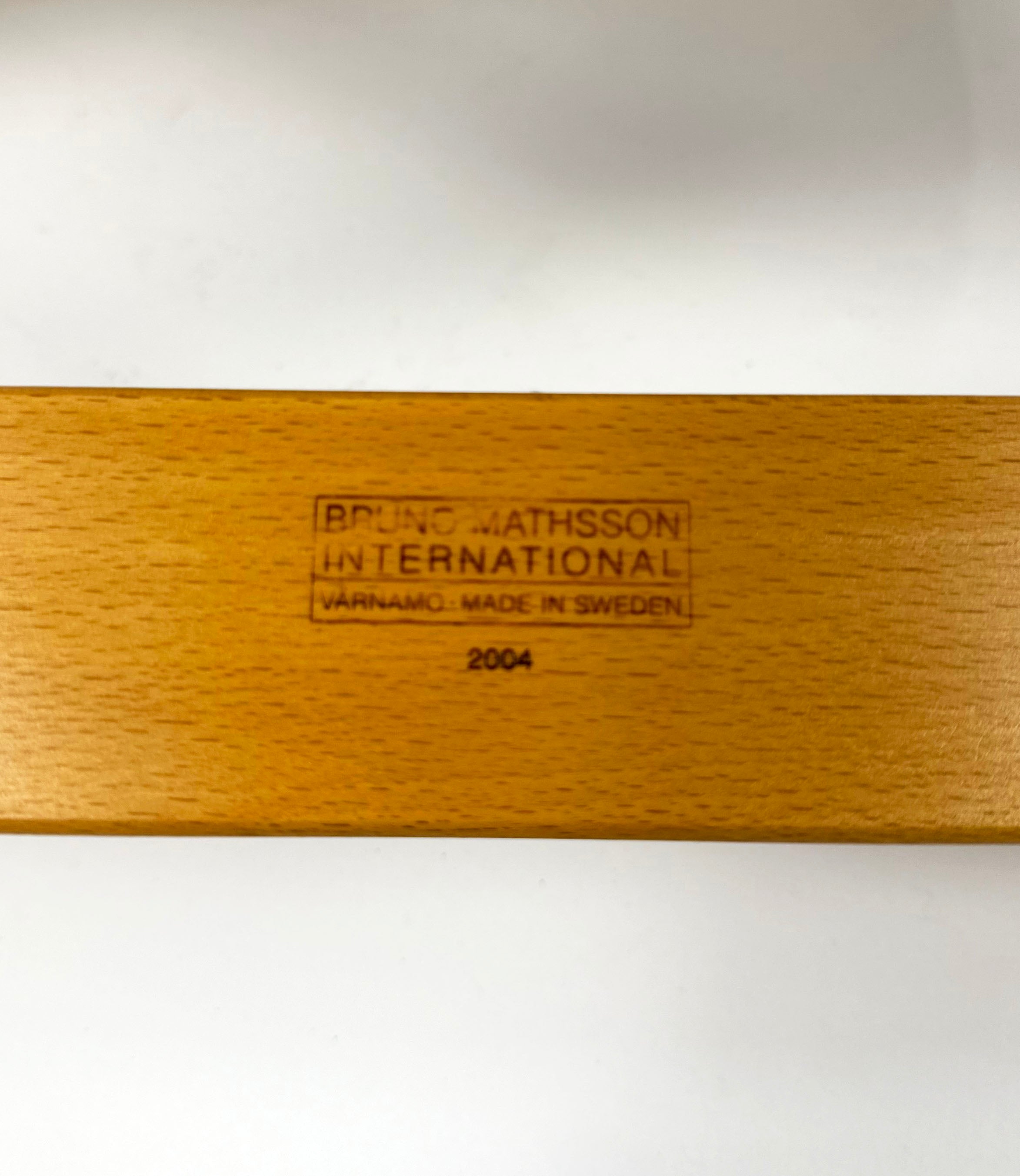 Eva_Chair_by_Bruno_Mathsson,_Sweden_–_2004