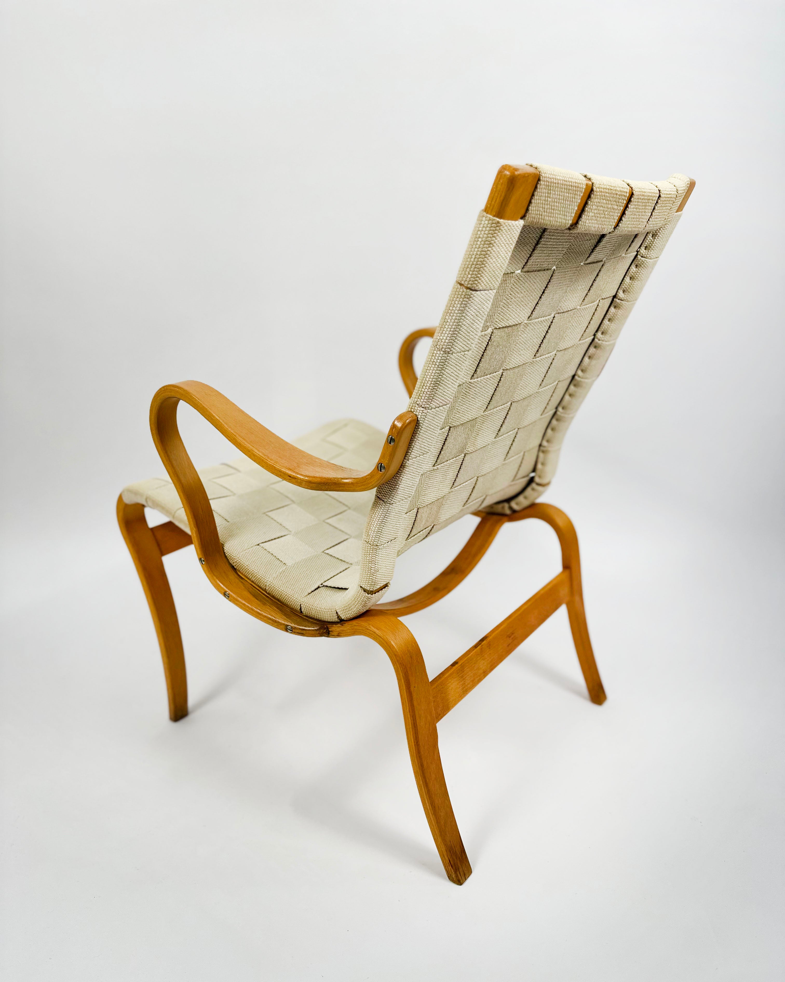 Eva_Chair_by_Bruno_Mathsson,_Sweden_–_2004