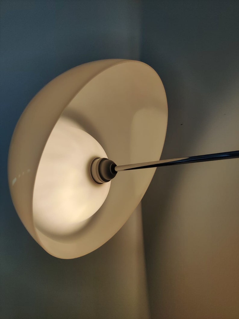 Exclusive_large_Vintage_design_lamp,_1970s