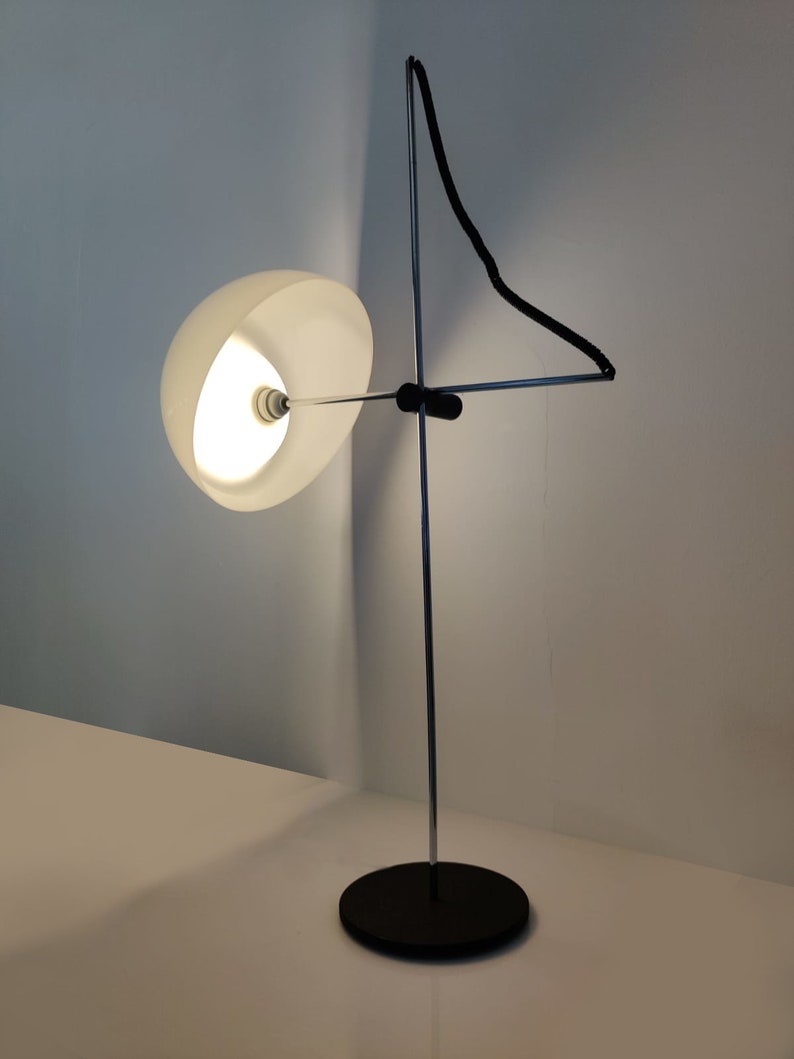 Exclusive_large_Vintage_design_lamp,_1970s