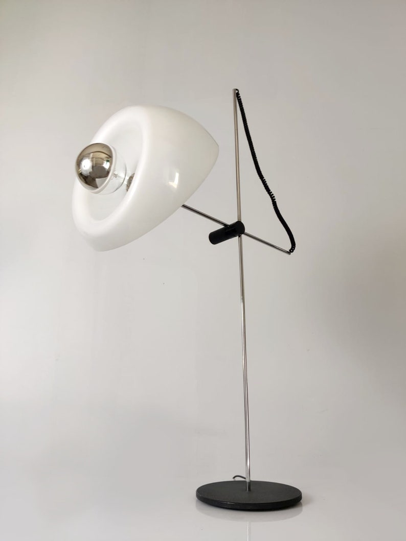 Exclusive_large_Vintage_design_lamp,_1970s
