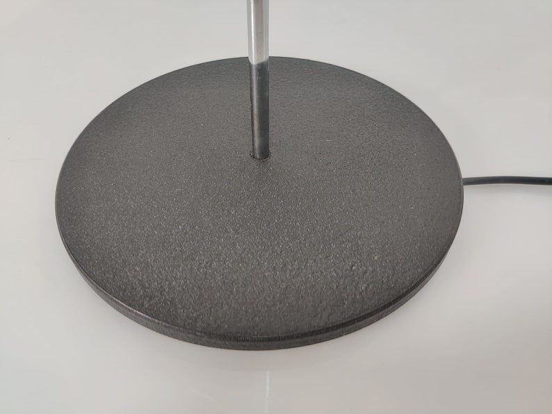 Exclusive_large_Vintage_design_lamp,_1970s