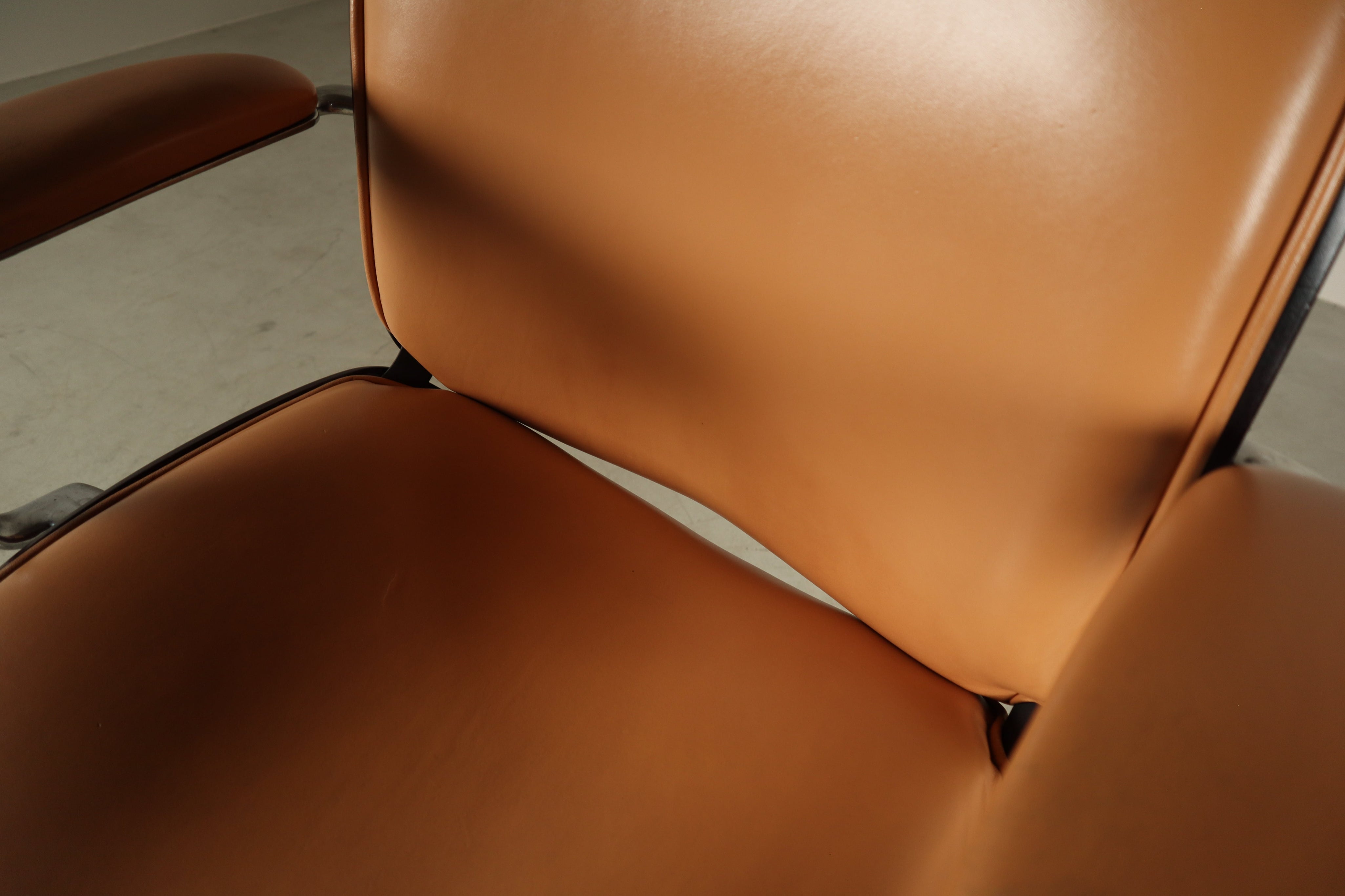 Executive_office_chair_by_Ennio_Fazioli_for_MIM_Roma,_Italy_1960