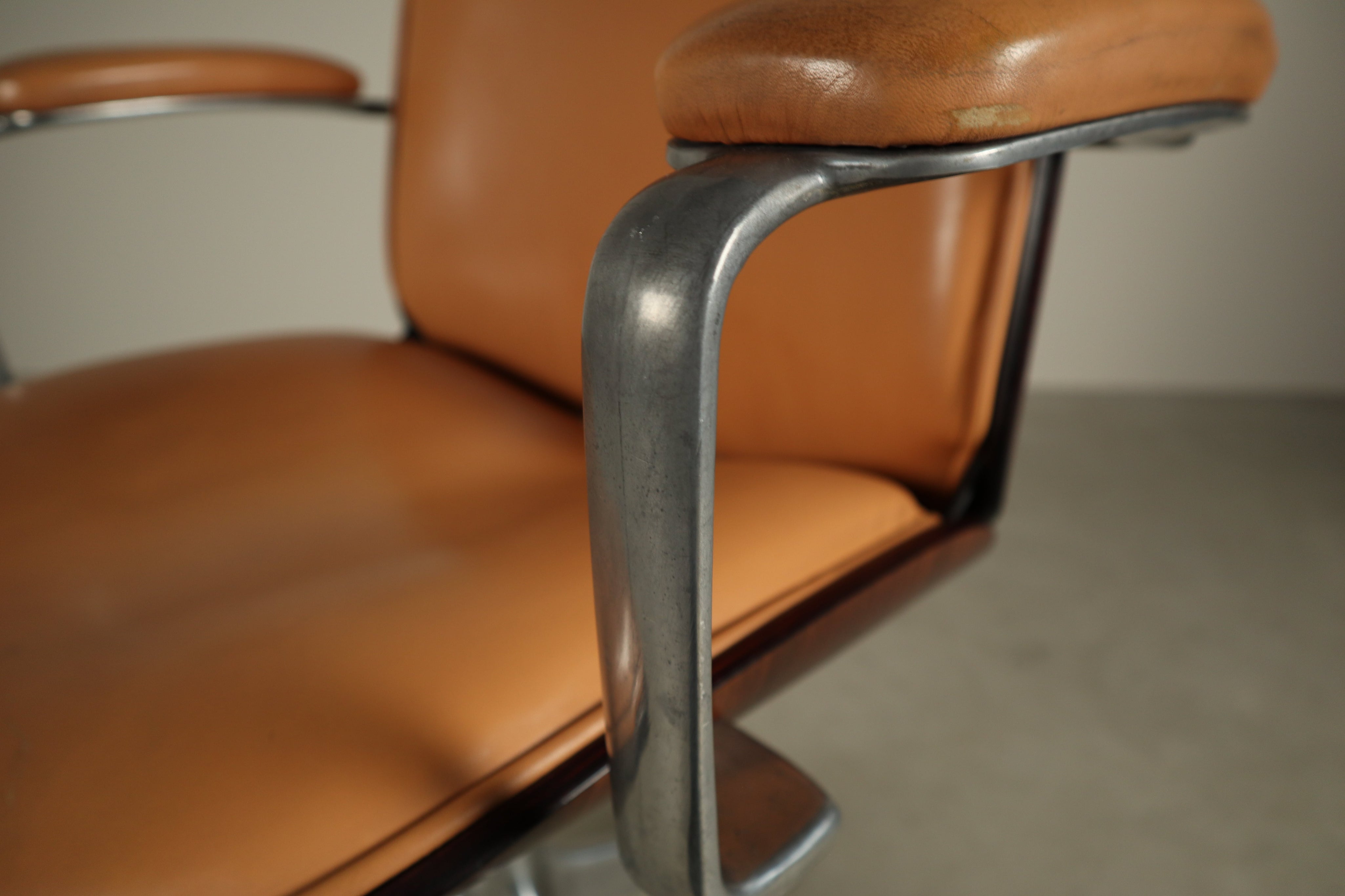 Executive_office_chair_by_Ennio_Fazioli_for_MIM_Roma,_Italy_1960