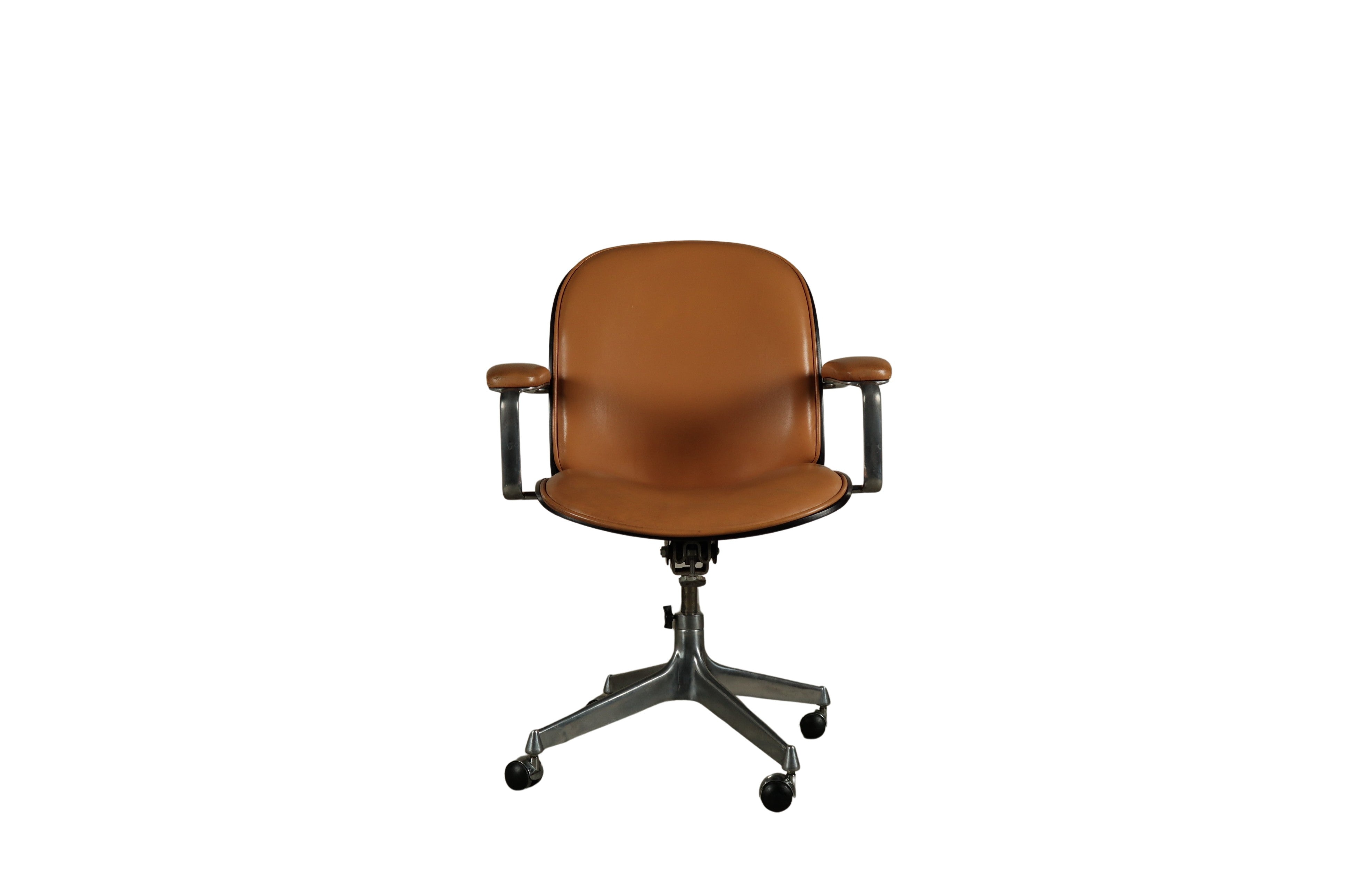 Executive_office_chair_by_Ennio_Fazioli_for_MIM_Roma,_Italy_1960