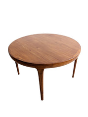 Extendable_Dining_Table_by_Ib_Kofod-Larsen_for_Faarup_Møbelfabrik_1960's