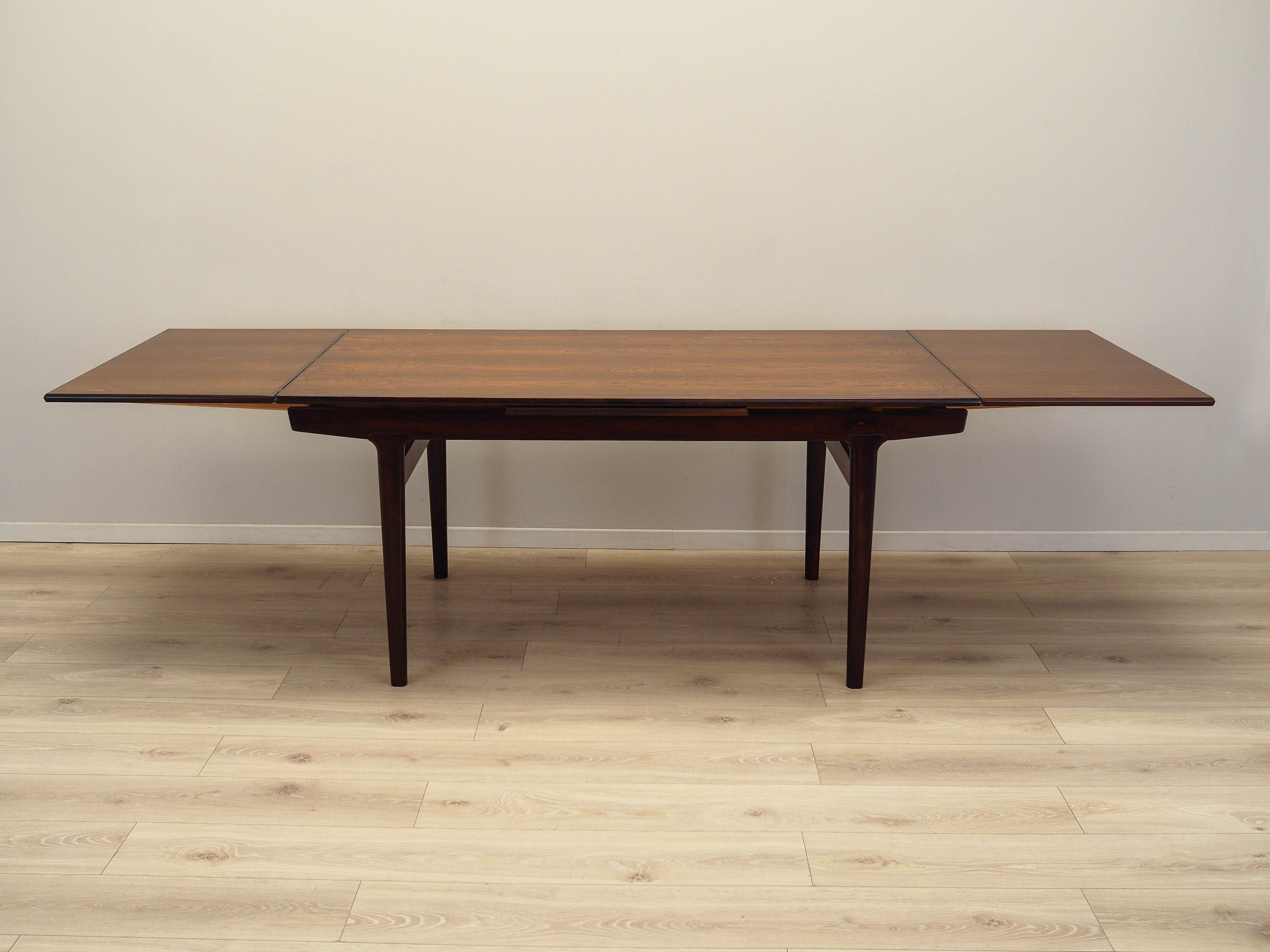 Rosewood_Table_by_Henning_Kjærnulf_for_Vejle_Stole_and_Møbelfabrik,_1960s,_Denmark
