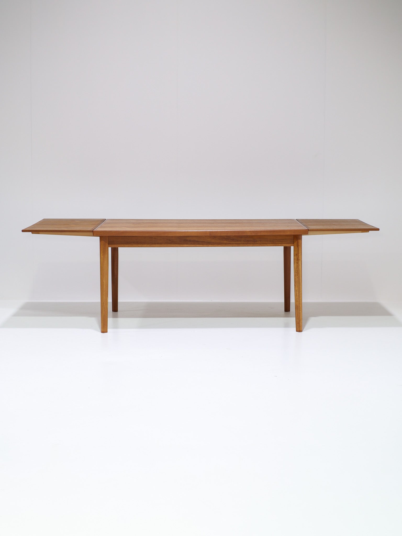 Extendable_Teak_Dining_Table,_Attributed_to_Glostrup_Møbelfabrik,_1960s,_Denmark