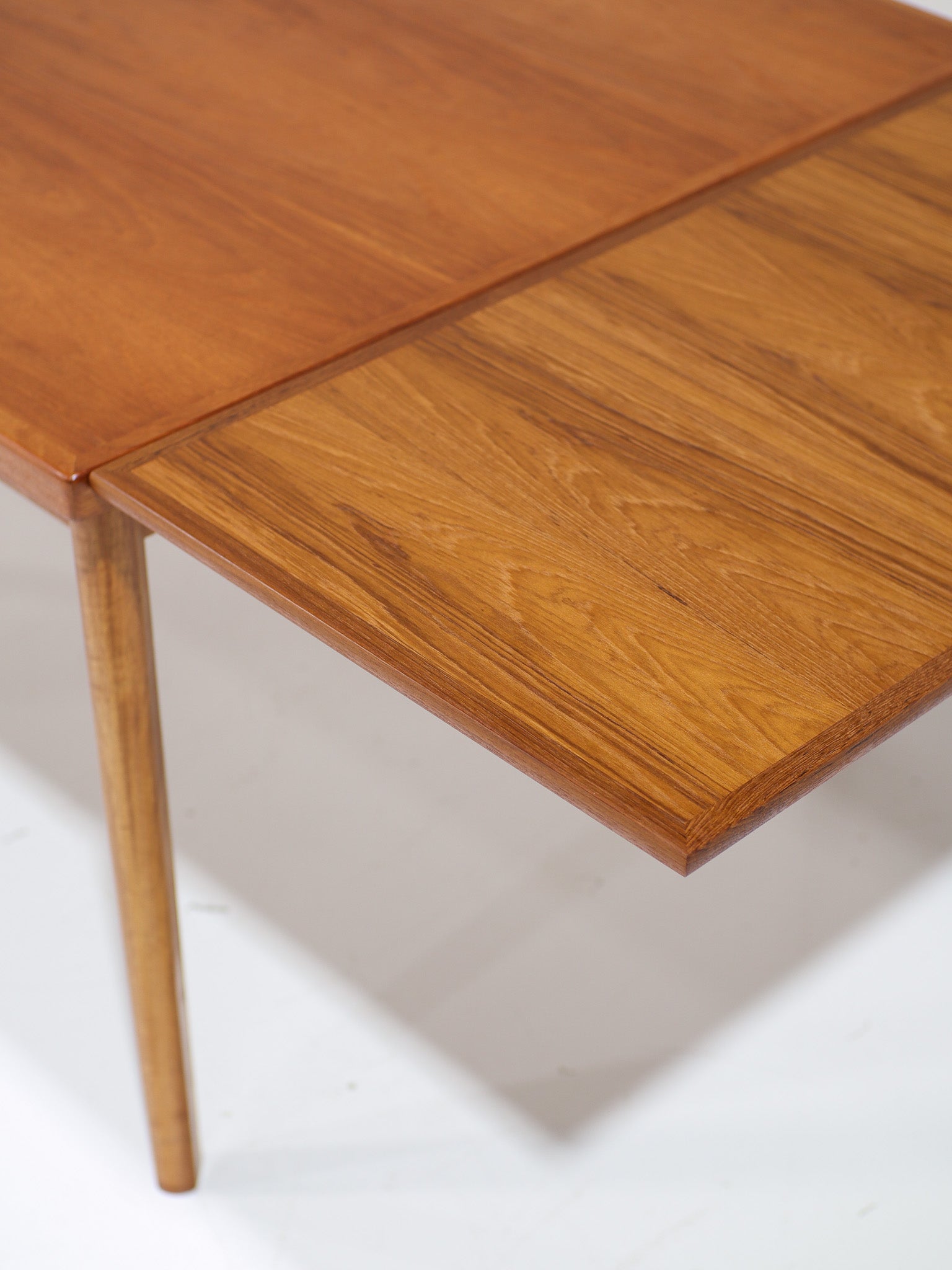 Extendable_Teak_Dining_Table,_Attributed_to_Glostrup_Møbelfabrik,_1960s,_Denmark