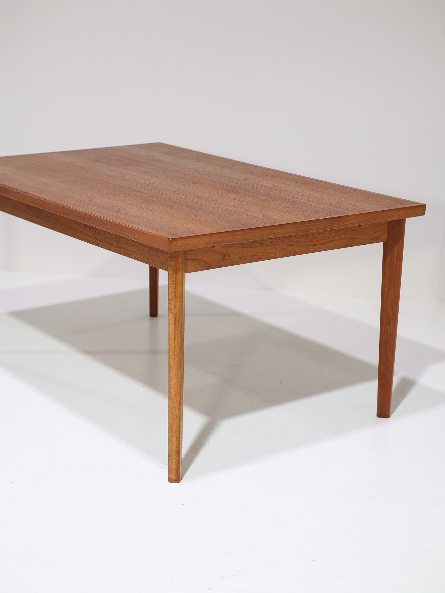 Extendable_Teak_Dining_Table,_Attributed_to_Glostrup_Møbelfabrik,_1960s,_Denmark