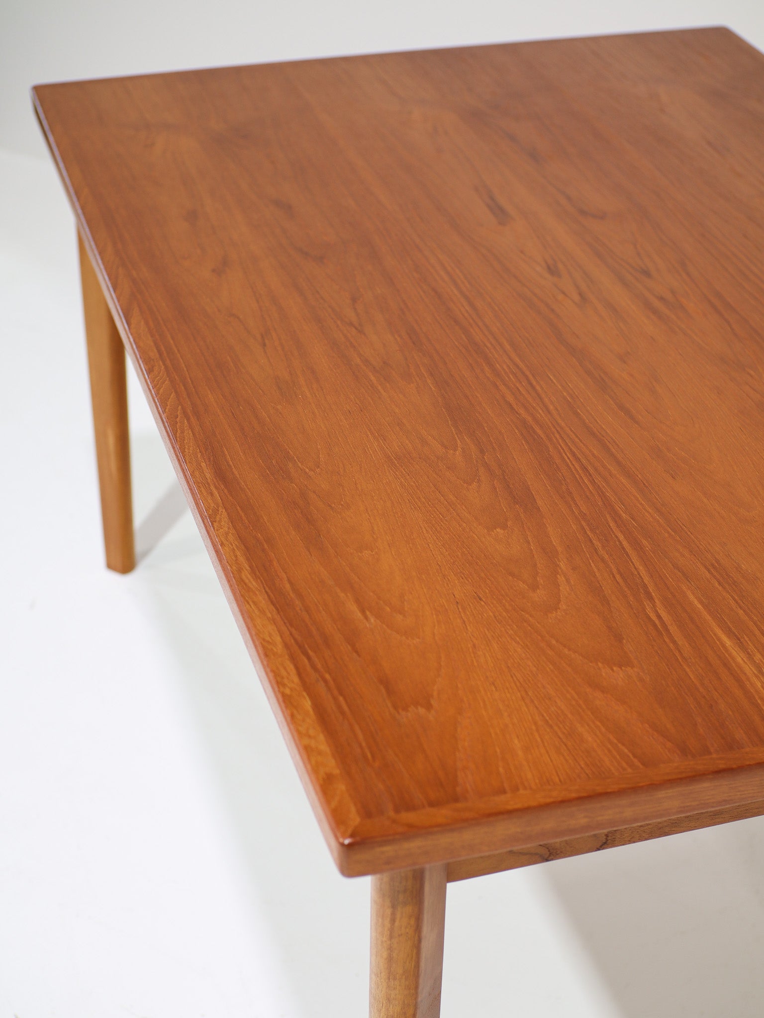 Extendable_Teak_Dining_Table,_Attributed_to_Glostrup_Møbelfabrik,_1960s,_Denmark